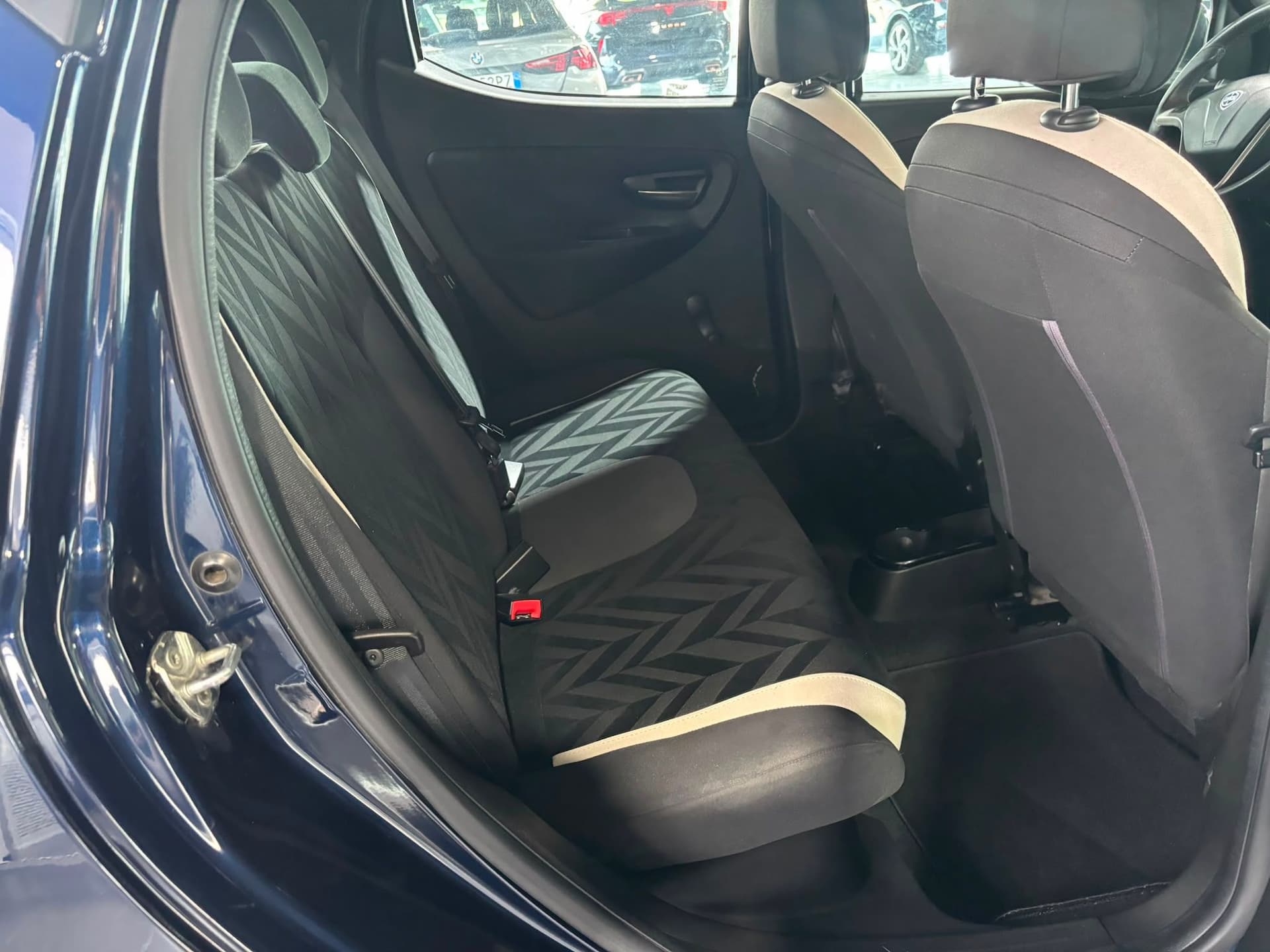 Lancia Ypsilon III 2015 1.2 Silver ecochic Gpl 69cv - Miniatura 18