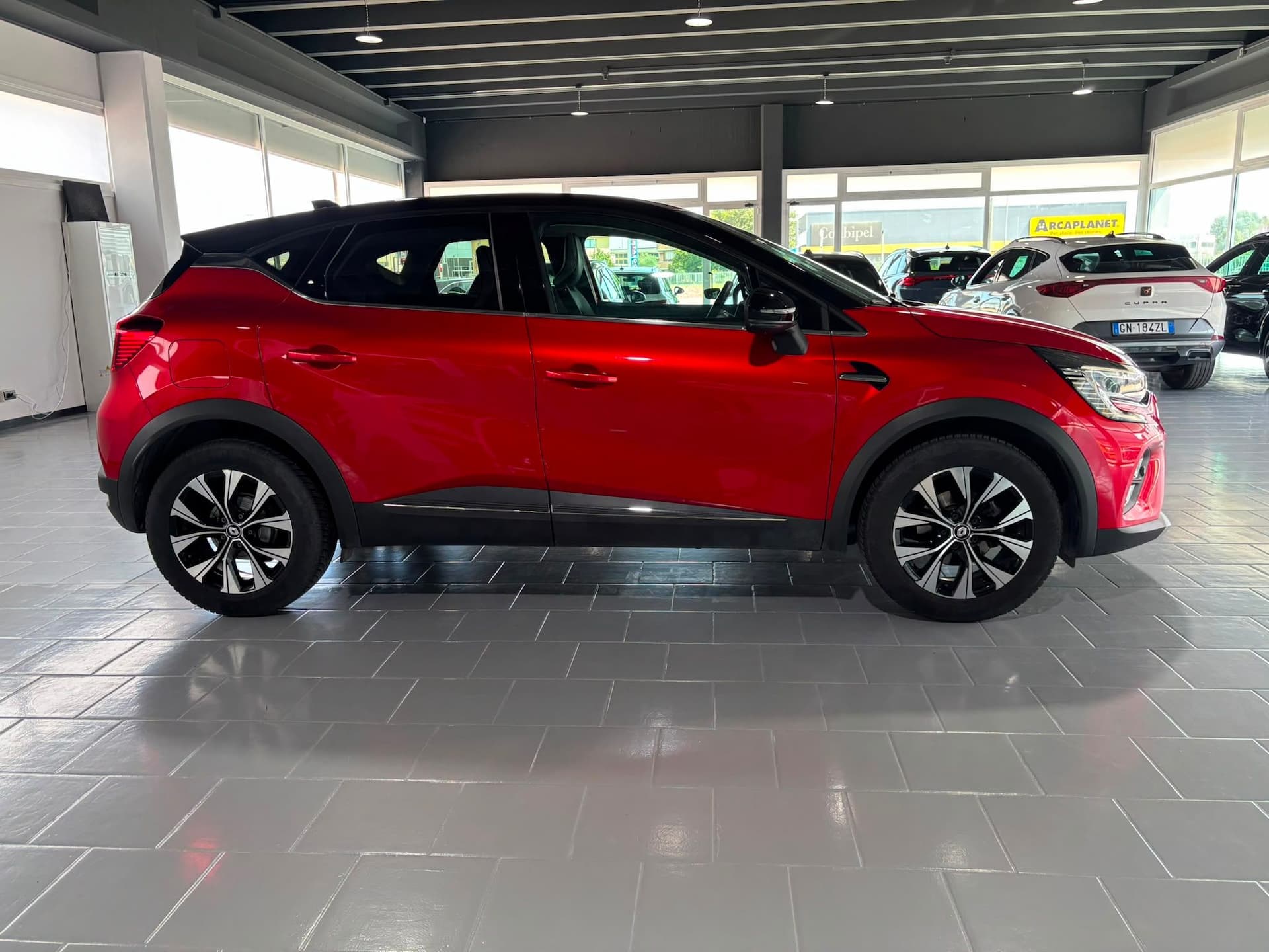 Renault Captur II 2019 1.0 tce Techno 90cv - Miniatura 6
