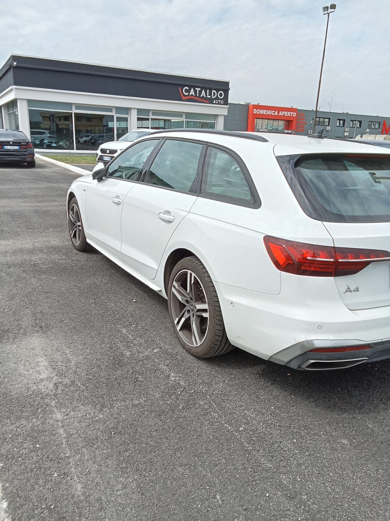 Audi A4  Avant 40 2.0 g-tron S Line edition 170cv s-tronic - Miniatura 3