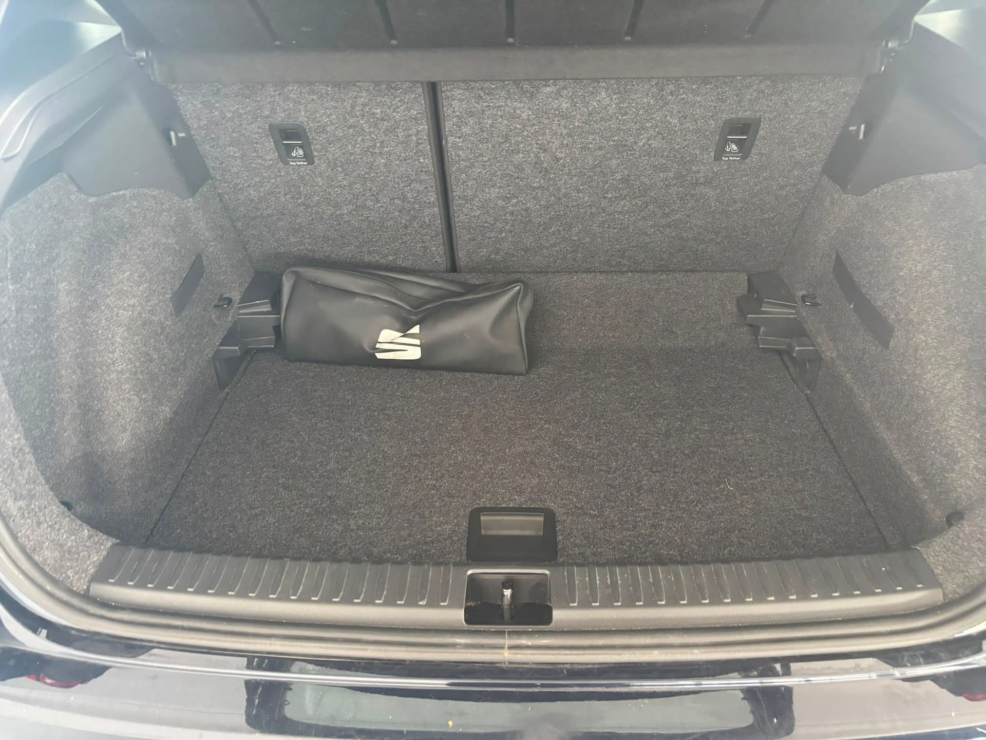 SEAT Arona 2022 1.0 ecotsi Xperience 110cv - Miniatura 19