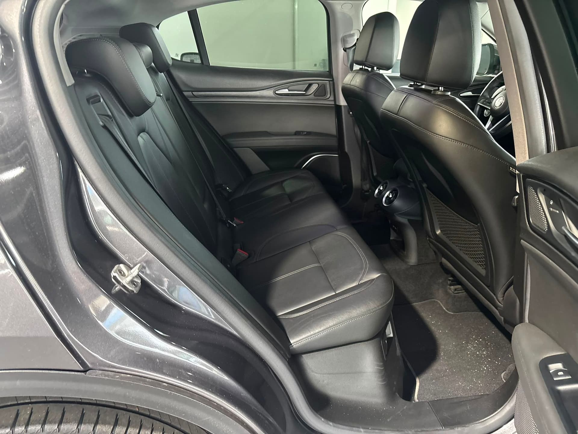 Alfa Romeo Stelvio 2.2 t Executive Q4 210cv auto my19 - Miniatura 18