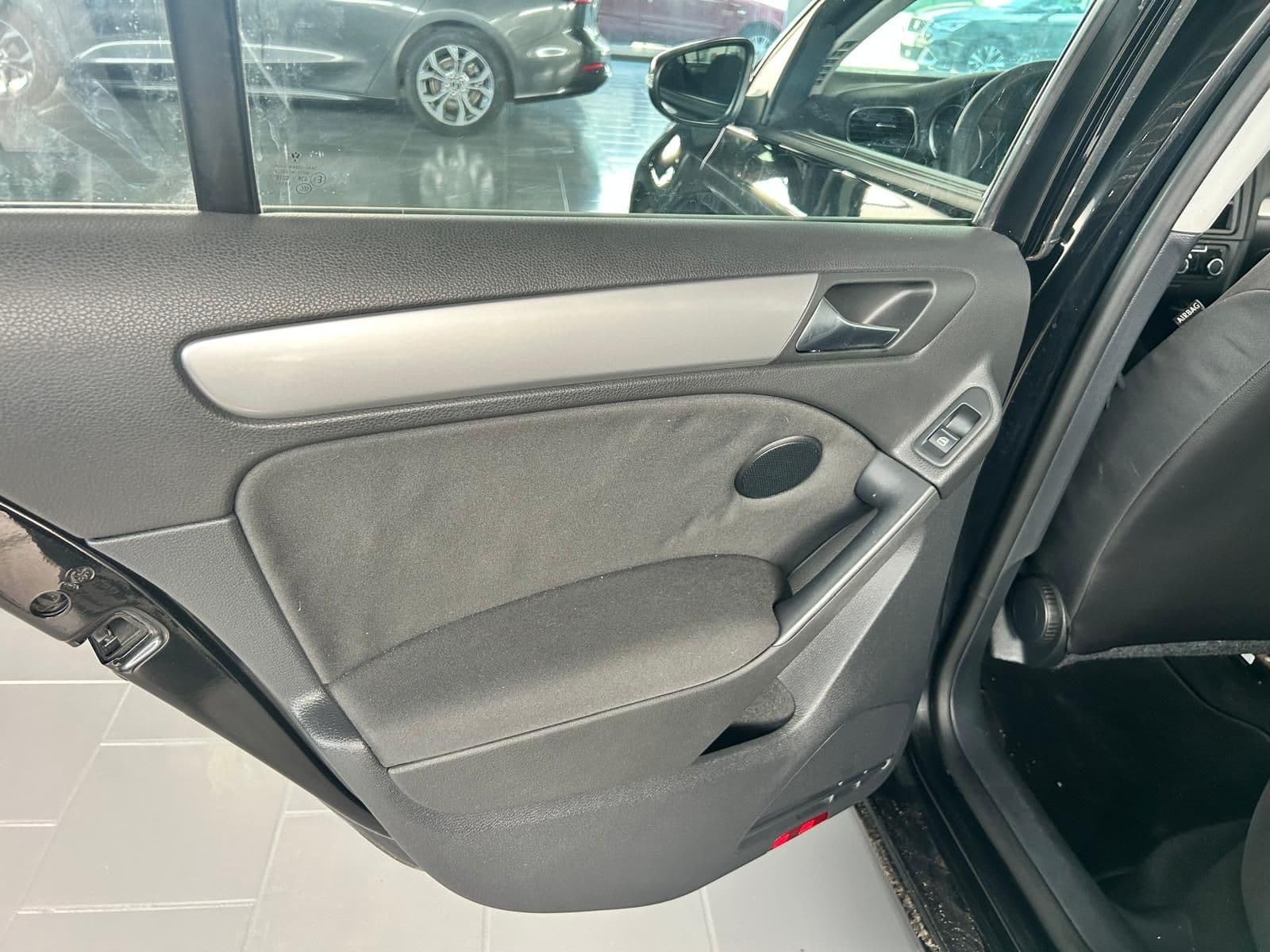 Volkswagen Golf VI 2008 5p 1.4 United 80cv - Miniatura 7