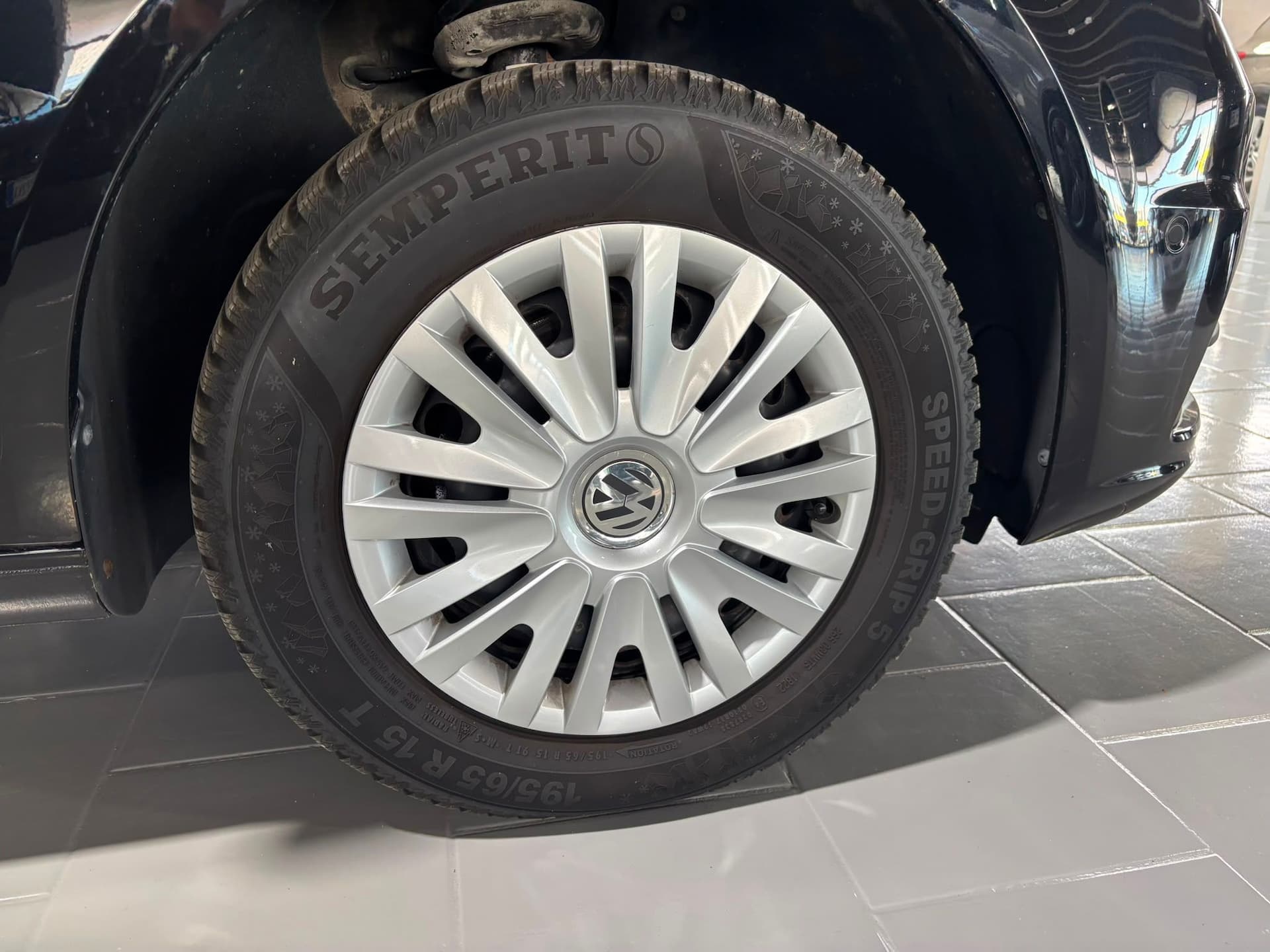 VOLKSWAGWEN CADDY 1.4 CONCEPTLINE TGI  - Miniatura 21