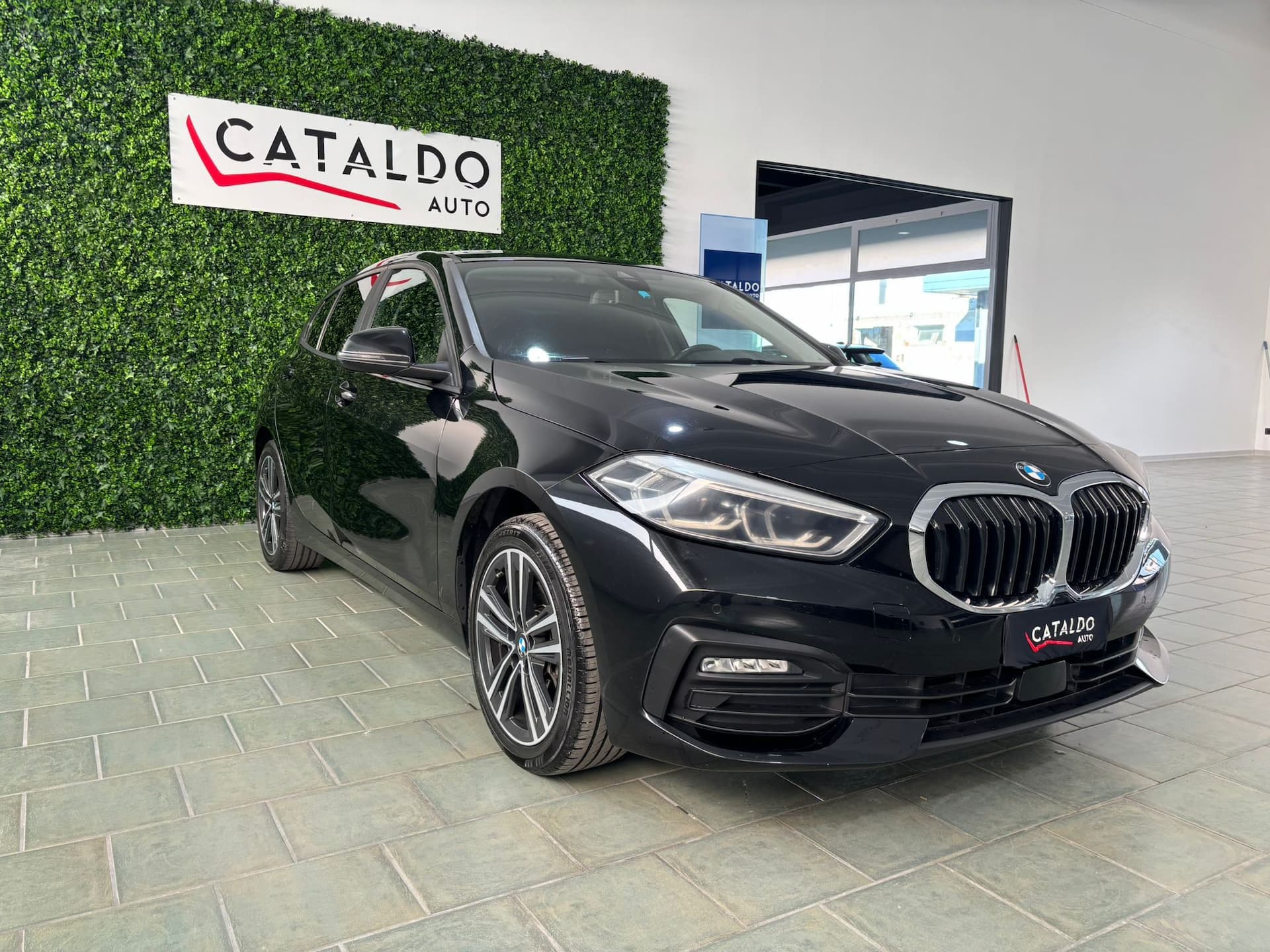 BMW 116 Serie 1 F40 116d Business Advantage auto - Miniatura 7