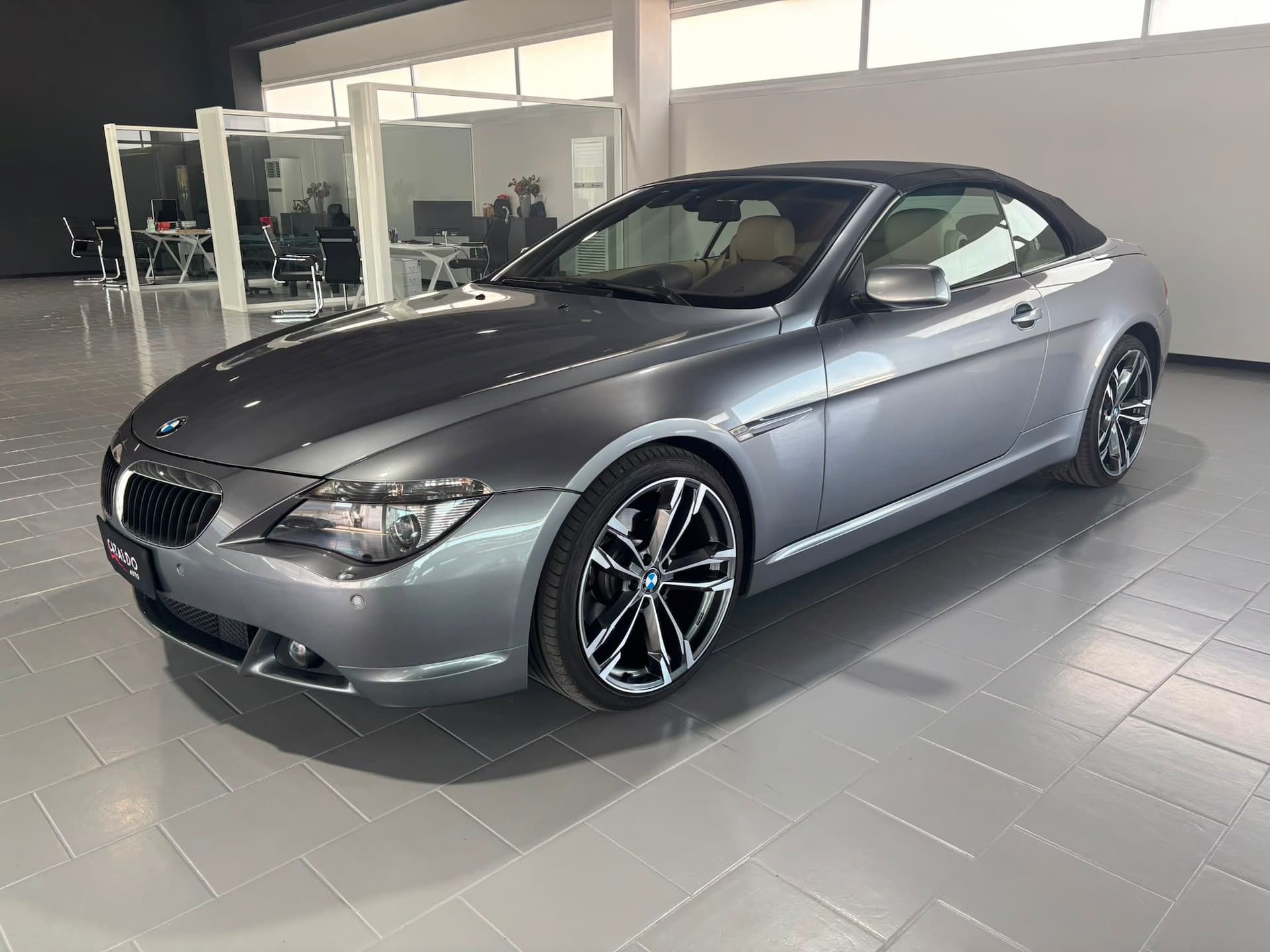 BMW 630Ci Cabrio - Miniatura 1
