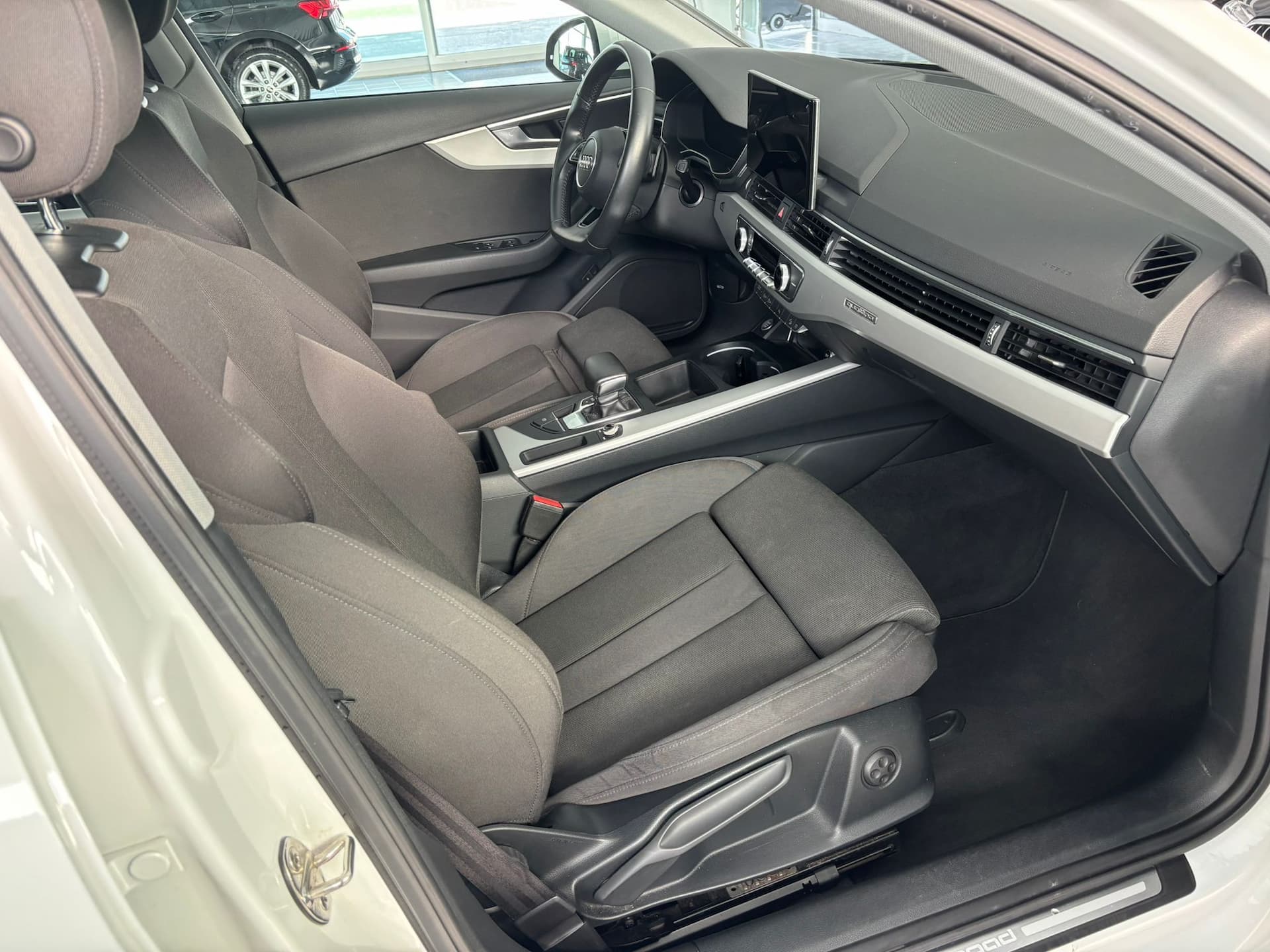 Audi A4 2019 Allroad Quattro 40 2.0 tdi Identity Contrast quattro 190cv s tronic - Miniatura 16