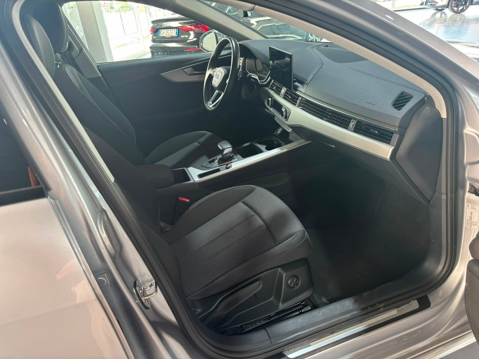 Audi A4 V 2019 Avant 35 2.0 tdi mhev Business Advanced 163cv s-tronic - Miniatura 16