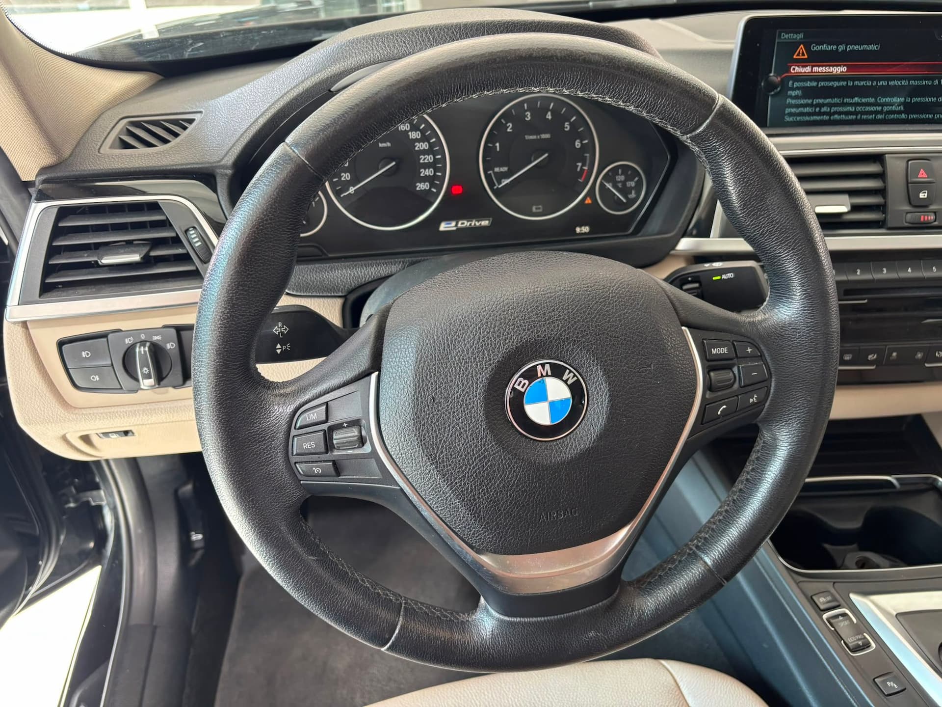 BMW 330 Serie 3 F30 2015 Berlina 330e Luxury auto - Miniatura 12