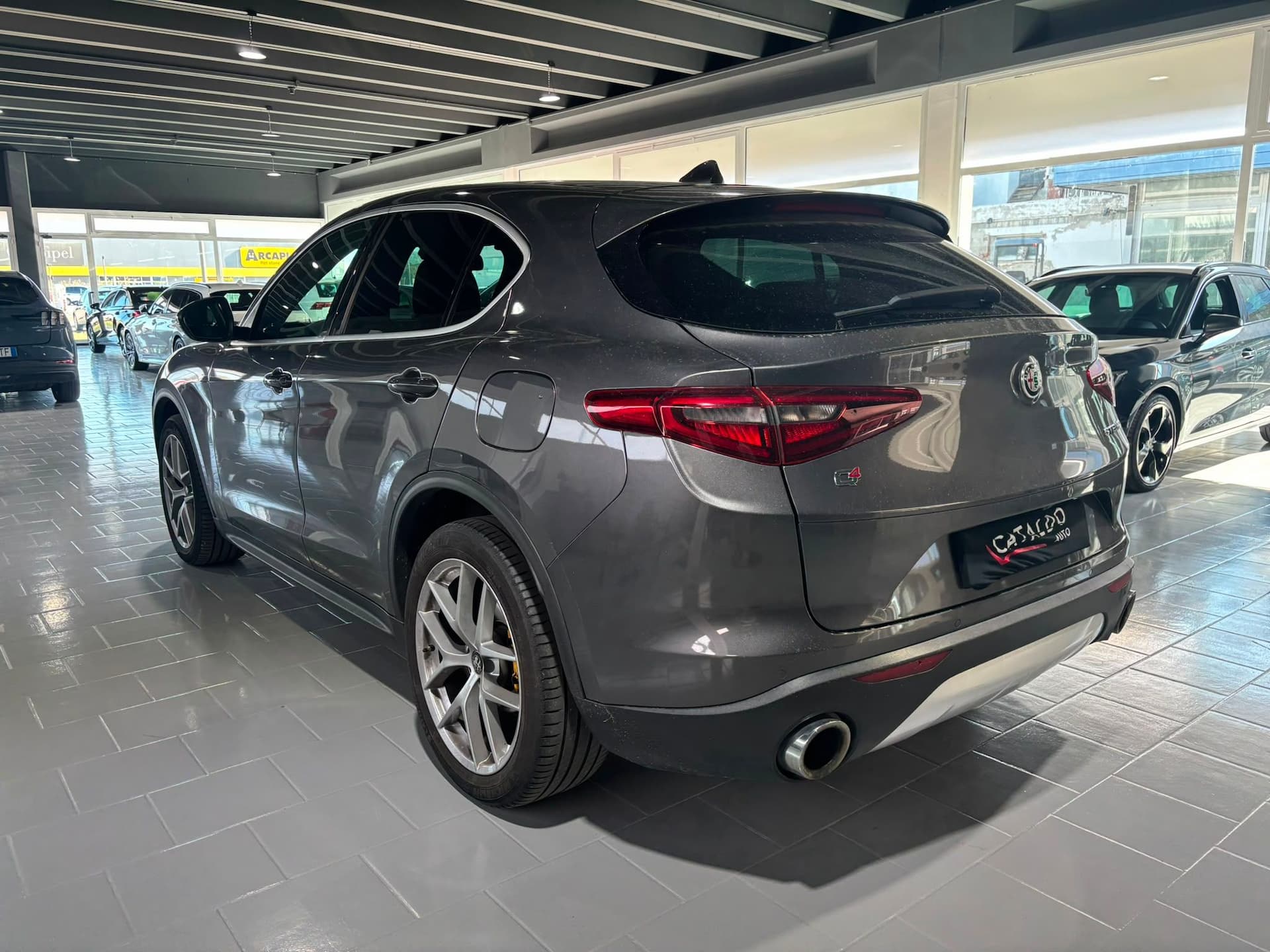 Alfa Romeo Stelvio 2.2 t Executive Q4 210cv auto my19 - Miniatura 3