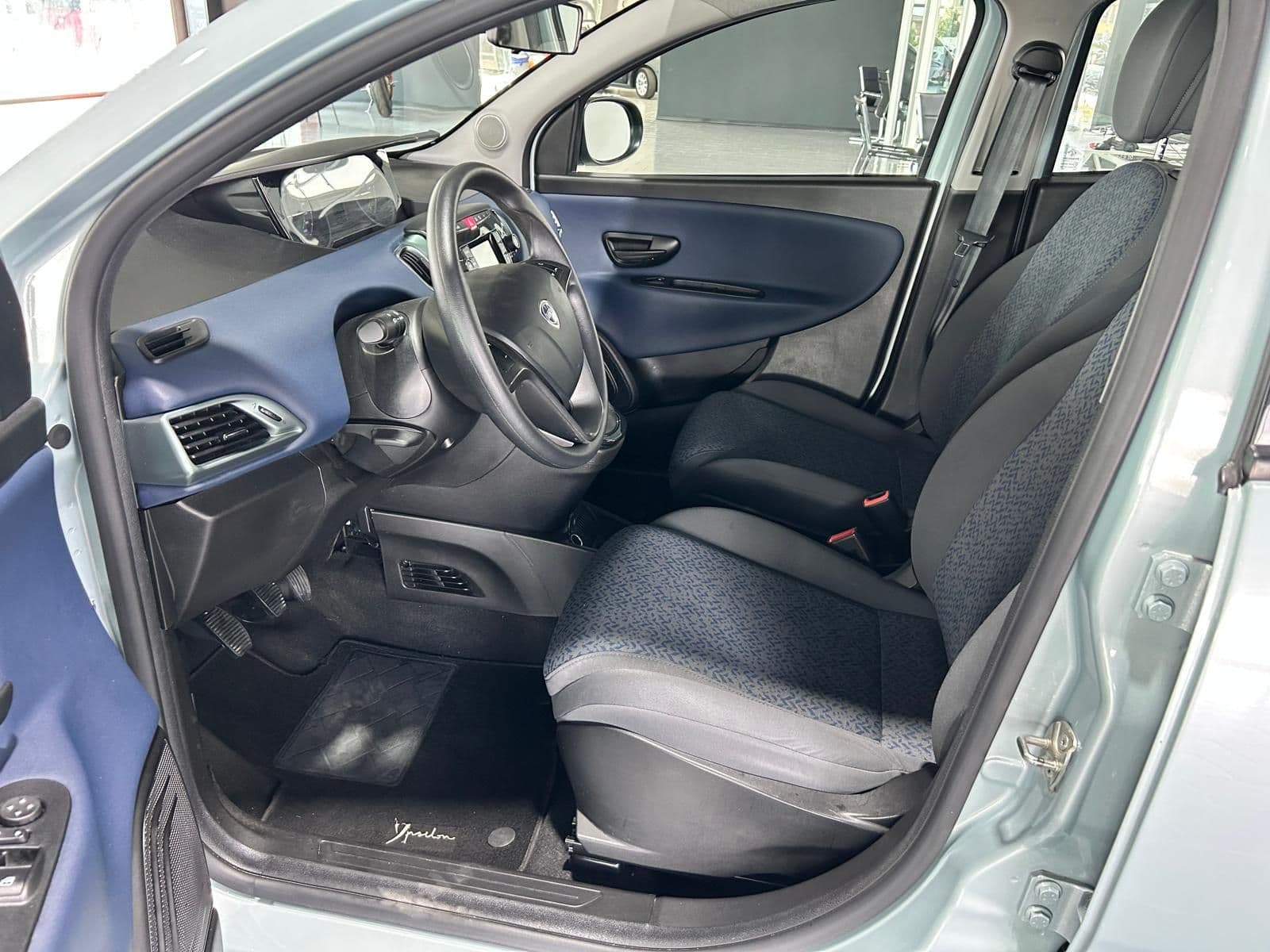 Lancia Ypsilon III 2021 1.0 firefly hybrid Gold SeS - Miniatura 7