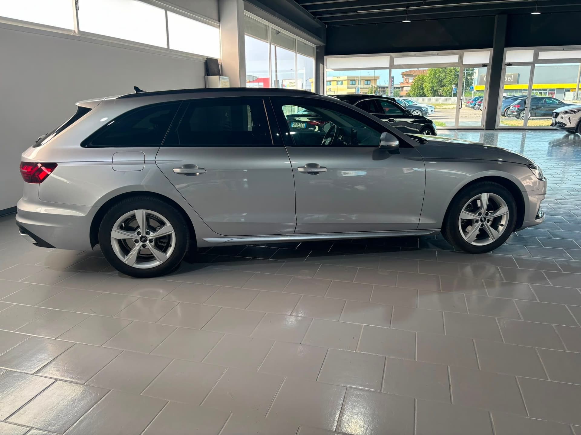 Audi A4 V 2019 Avant 35 2.0 tdi mhev Business Advanced 163cv s-tronic - Miniatura 6