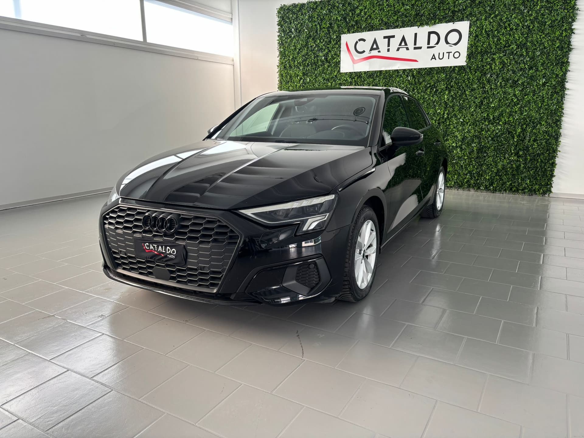 Audi A3 IV 2020 Sportback 35 2.0 tdi Business s-tronic - Miniatura 1
