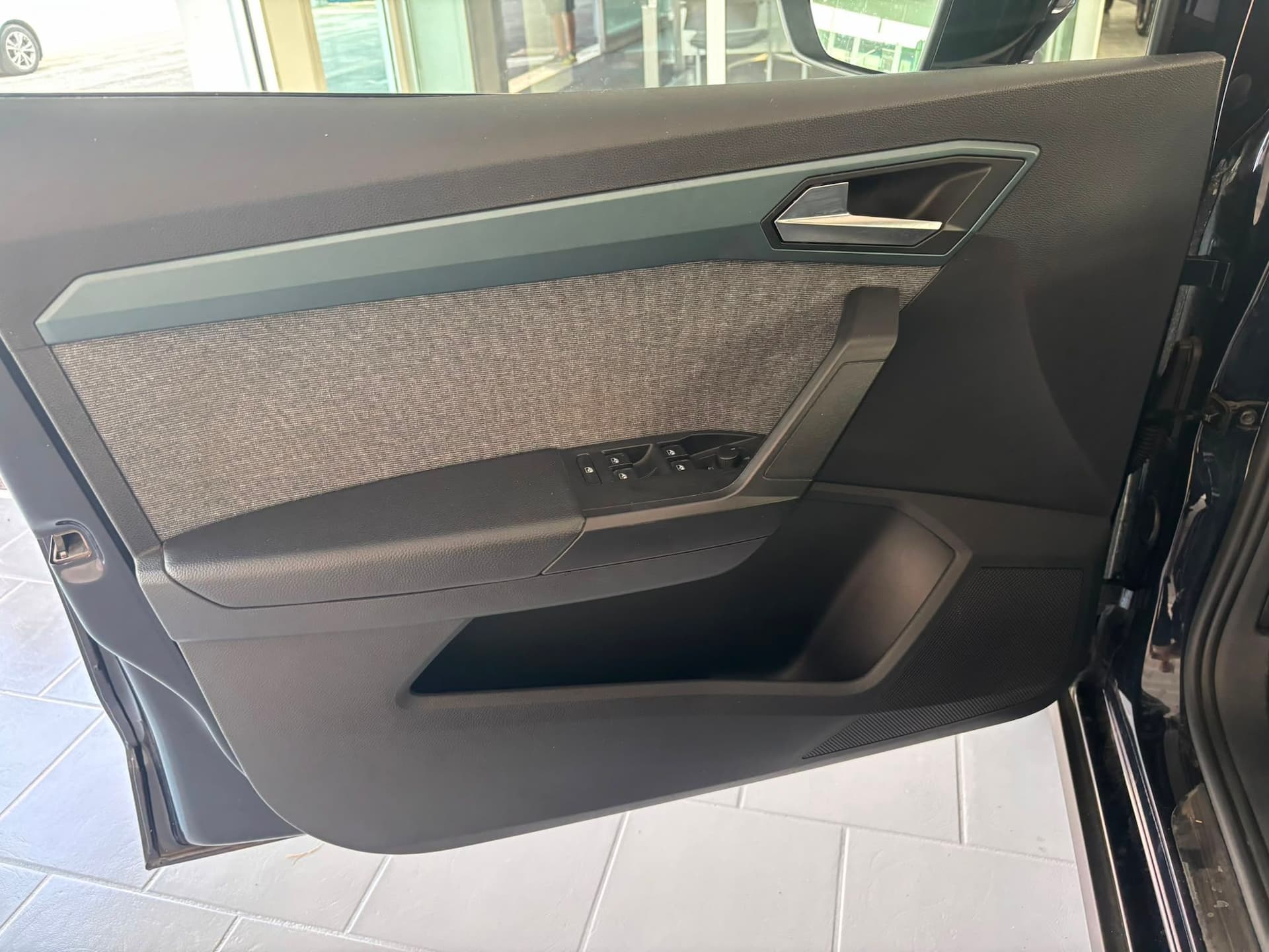 SEAT Arona 2022 1.0 ecotsi Xperience 110cv - Miniatura 9