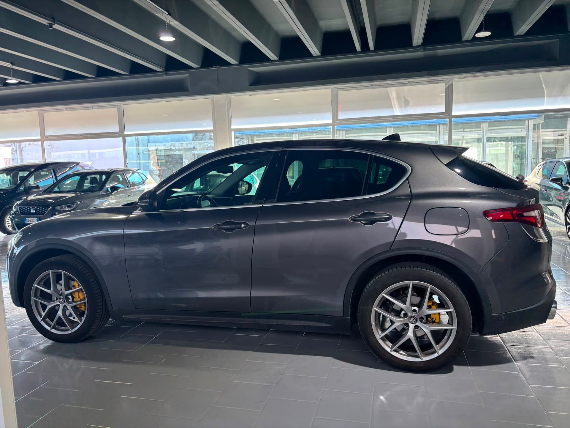 Alfa Romeo Stelvio 2.2 t Executive Q4 210cv auto my19 - Miniatura 2