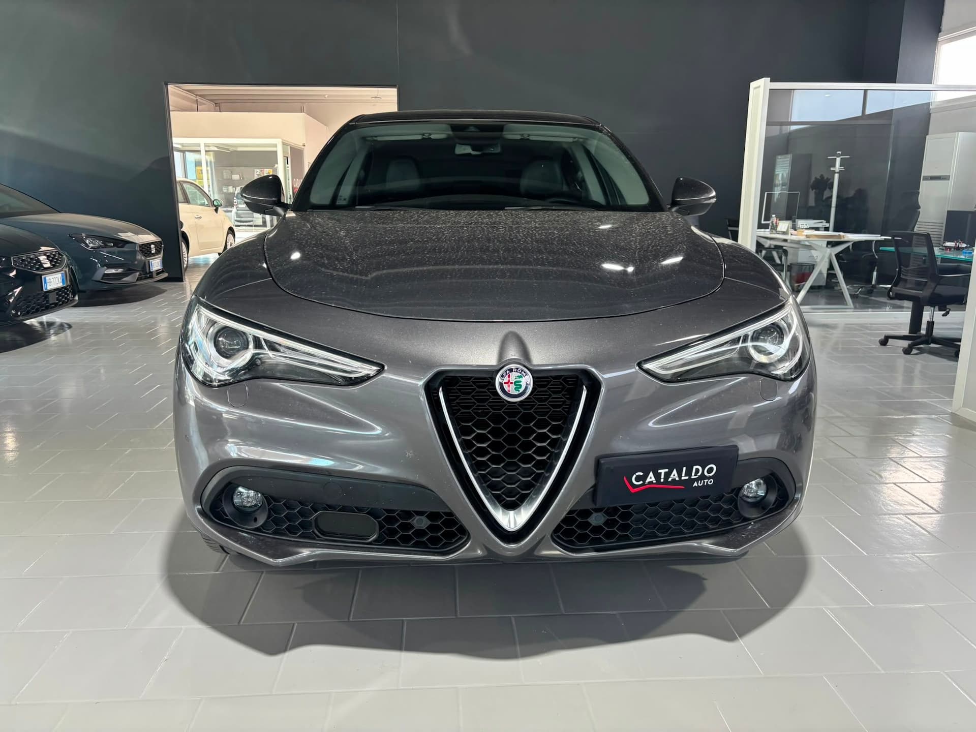 Alfa Romeo Stelvio 2.2 t Executive Q4 210cv auto my19 - Miniatura 8