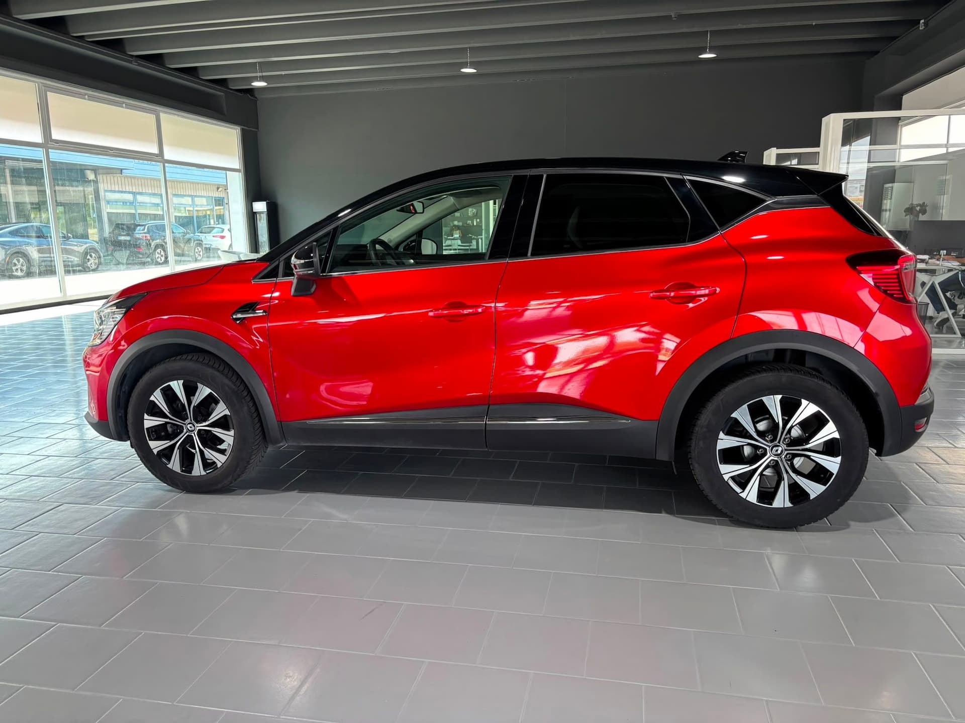 Renault Captur II 2019 1.0 tce Techno 90cv - Miniatura 2