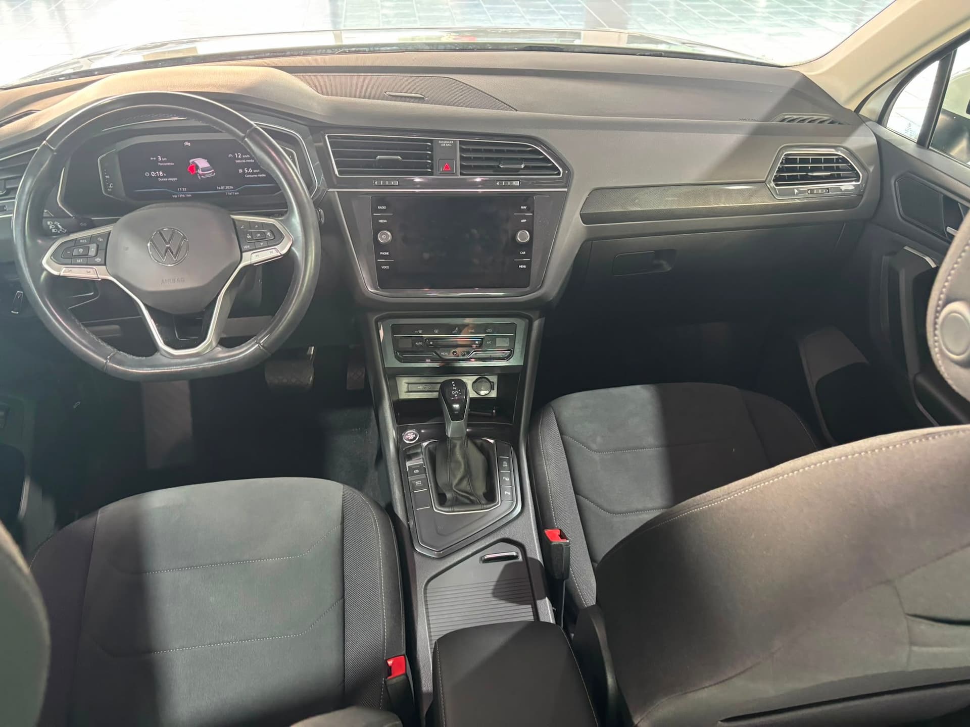 Volkswagen Tiguan II 2021 2.0 tdi Elegance 150cv dsg - Miniatura 11