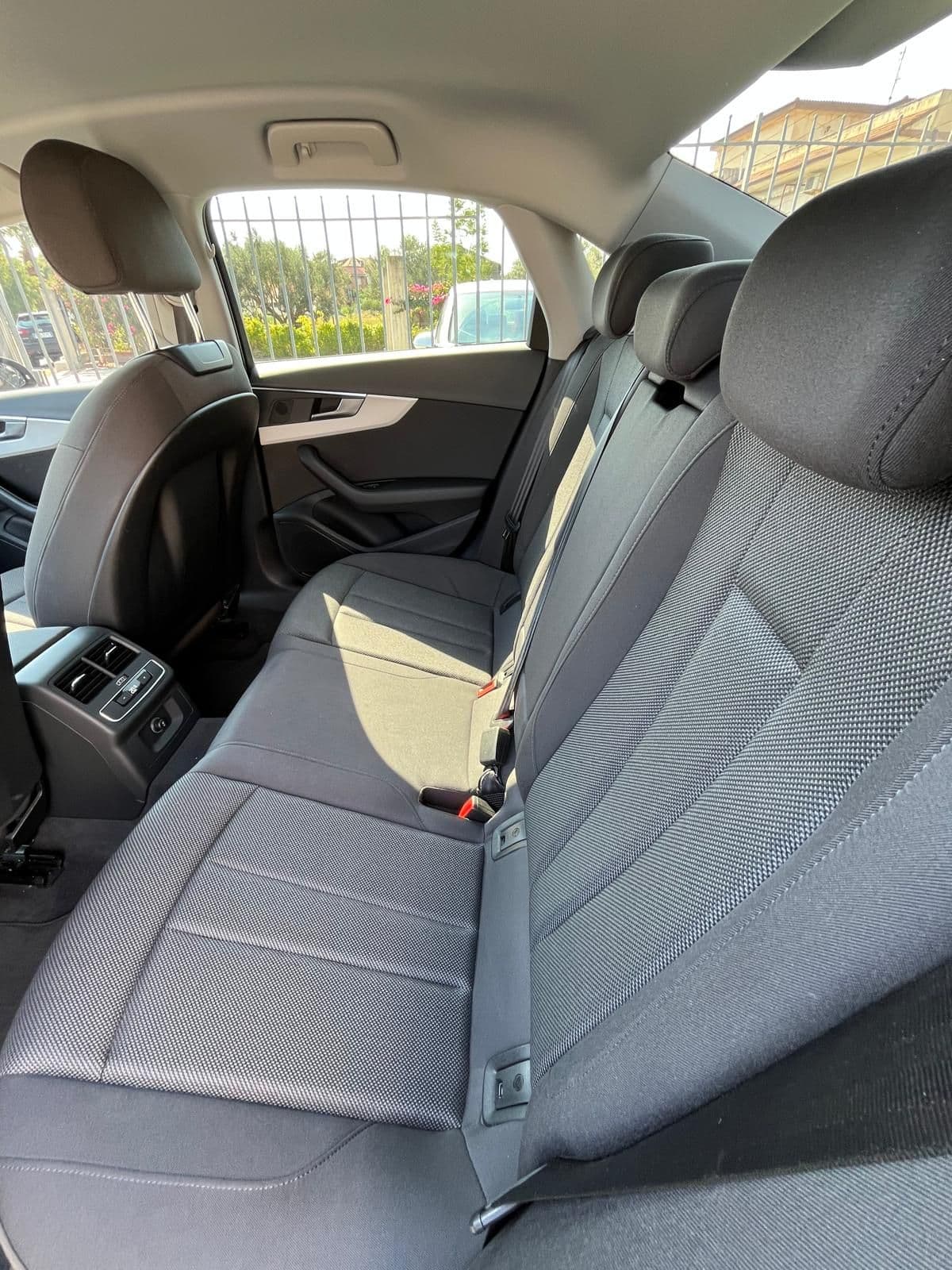Audi A4 V 2019 Berlina 35 2.0 tdi mhev Business 163cv s-tronic - Miniatura 15