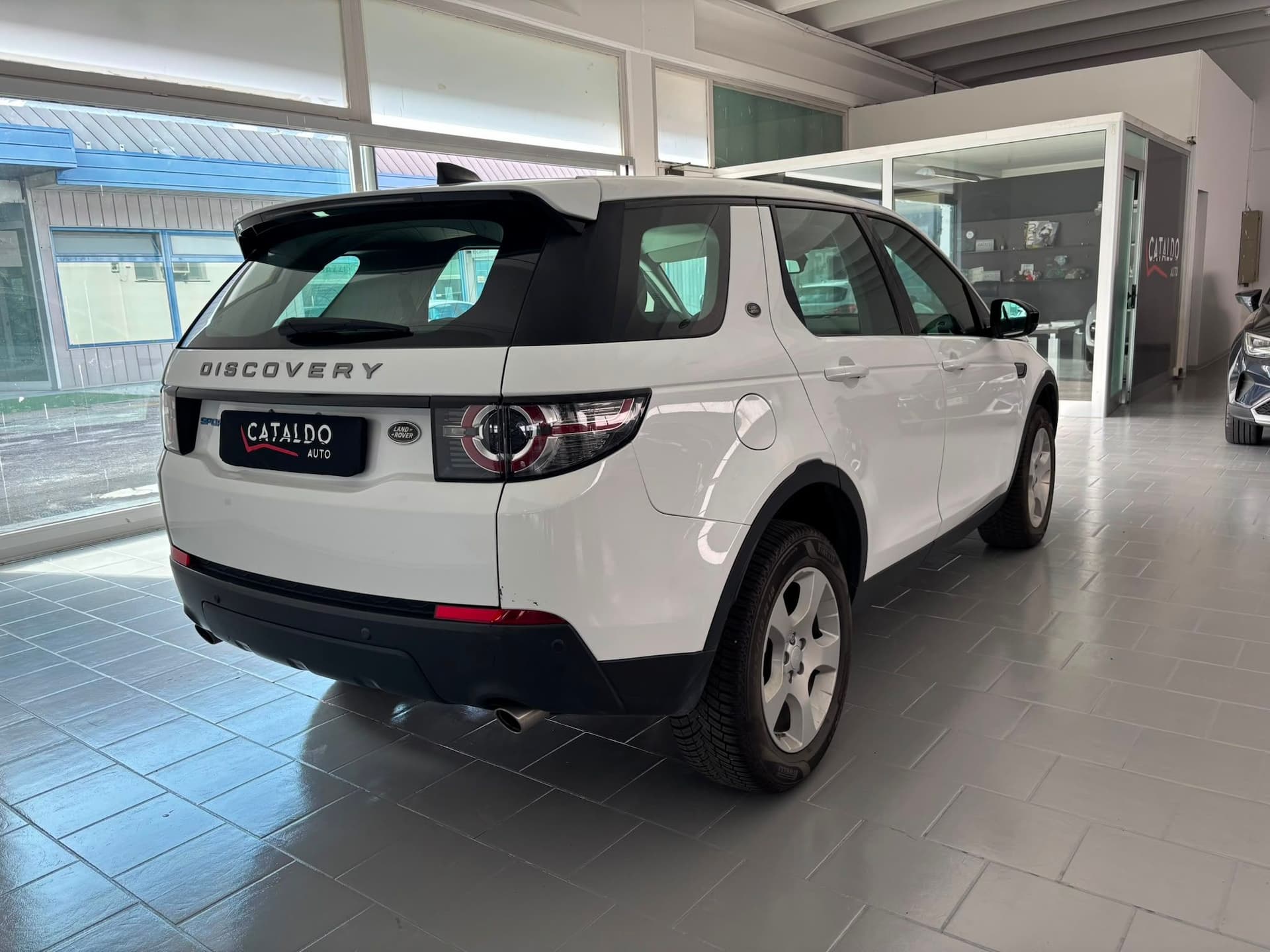 Land Rover Discovery Sport I 2015 2.0 ed4 Pure 2wd 150cv - Miniatura 5