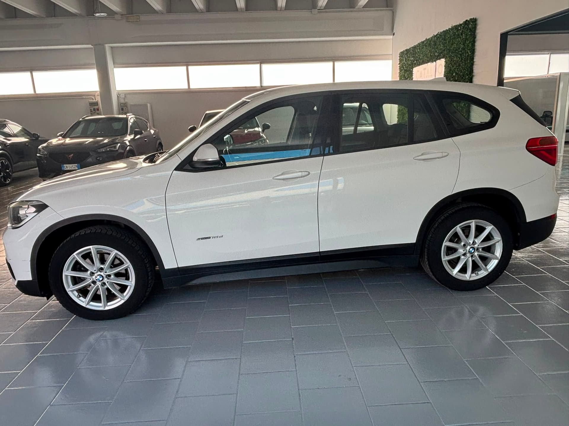 Bmw X1 sDrive18d - Miniatura 2