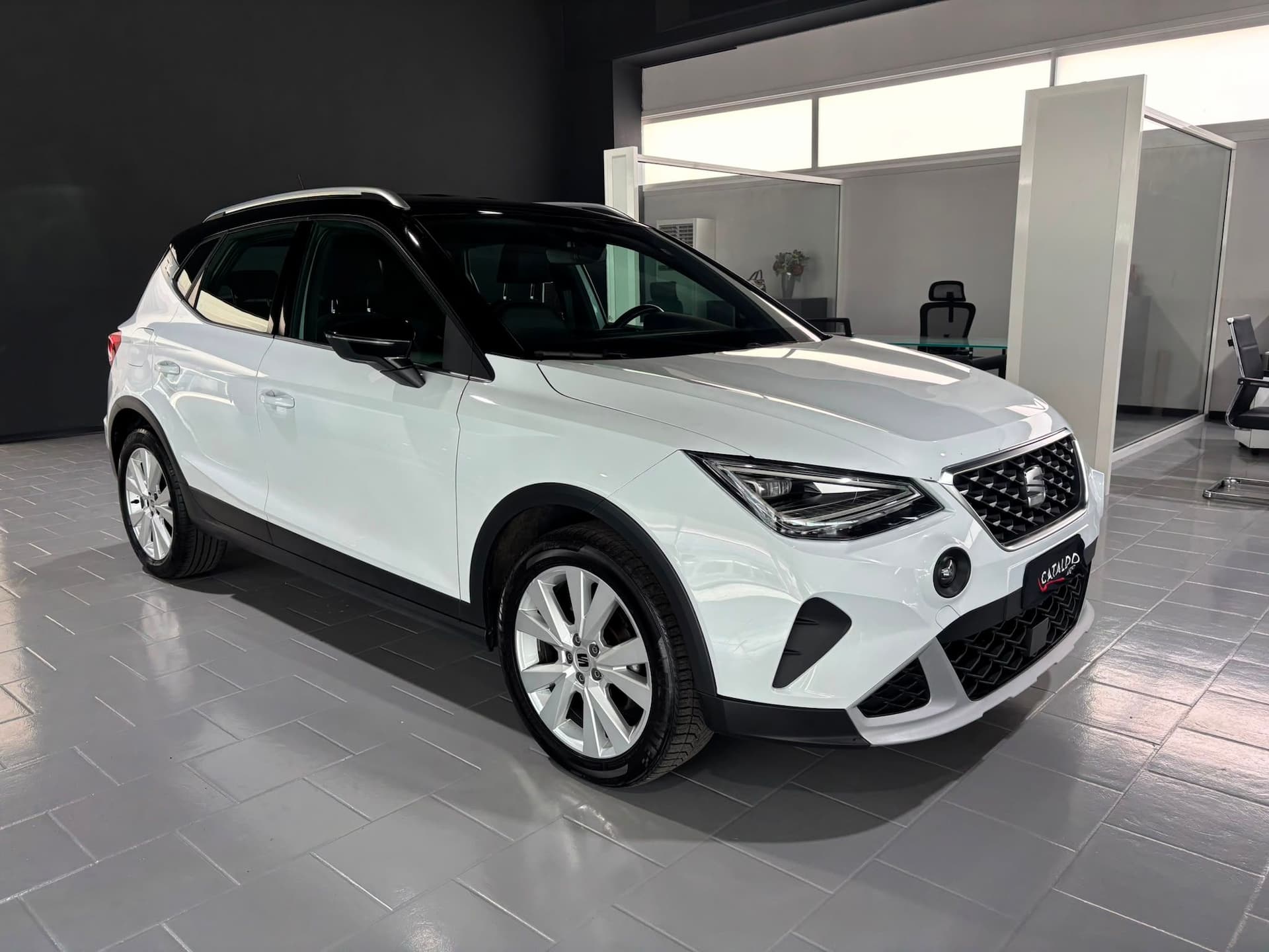 SEAT Arona 2022 1.0 ecotsi Xperience 95cv - Miniatura 7