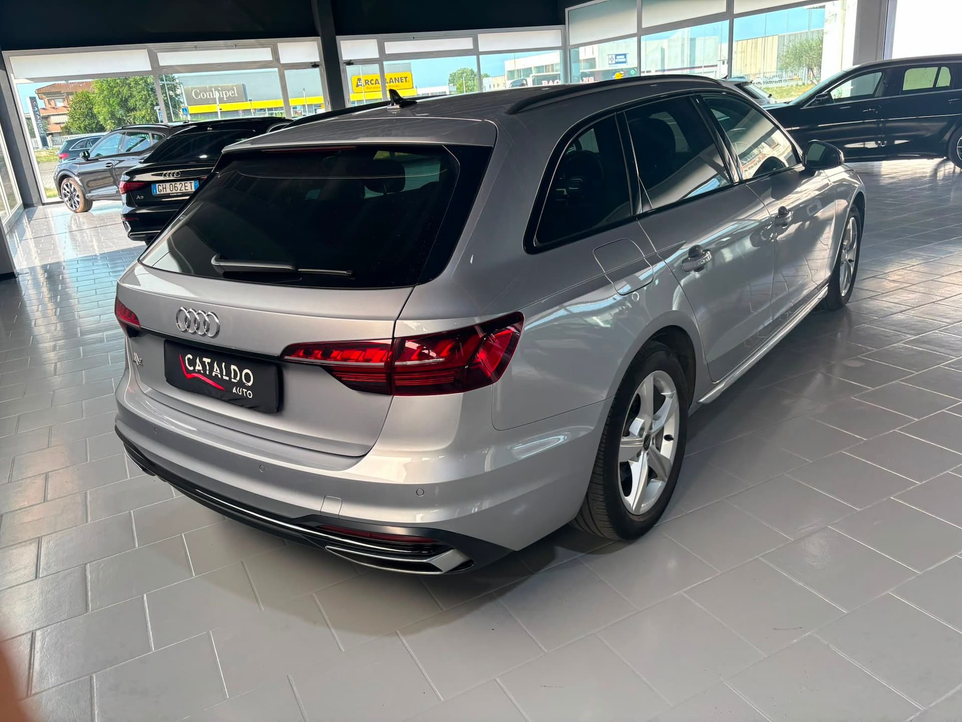 Audi A4 V 2019 Avant 35 2.0 tdi mhev Business Advanced 163cv s-tronic - Miniatura 5