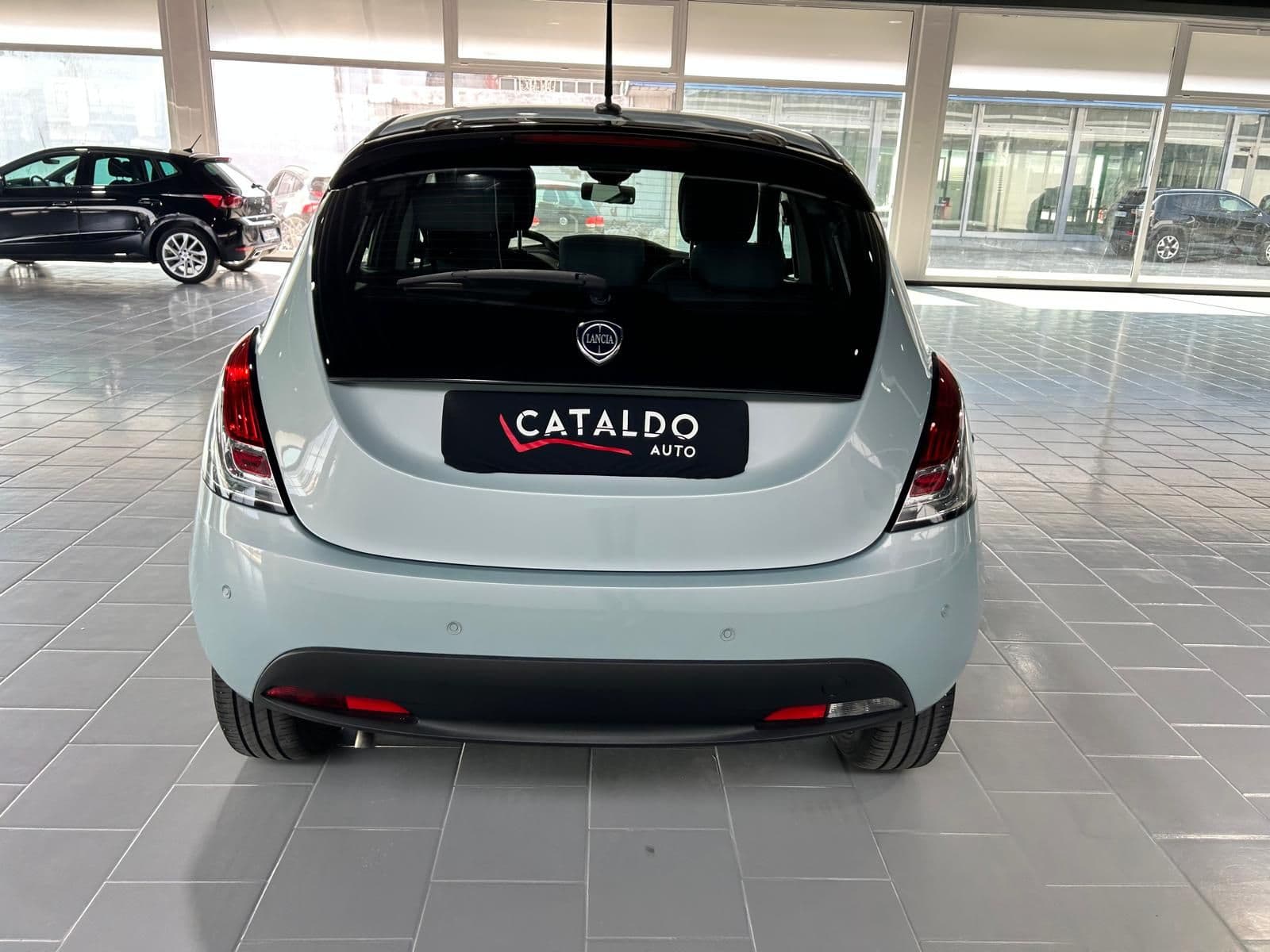 Lancia Ypsilon III 2021 1.0 firefly hybrid Gold SeS - Miniatura 3