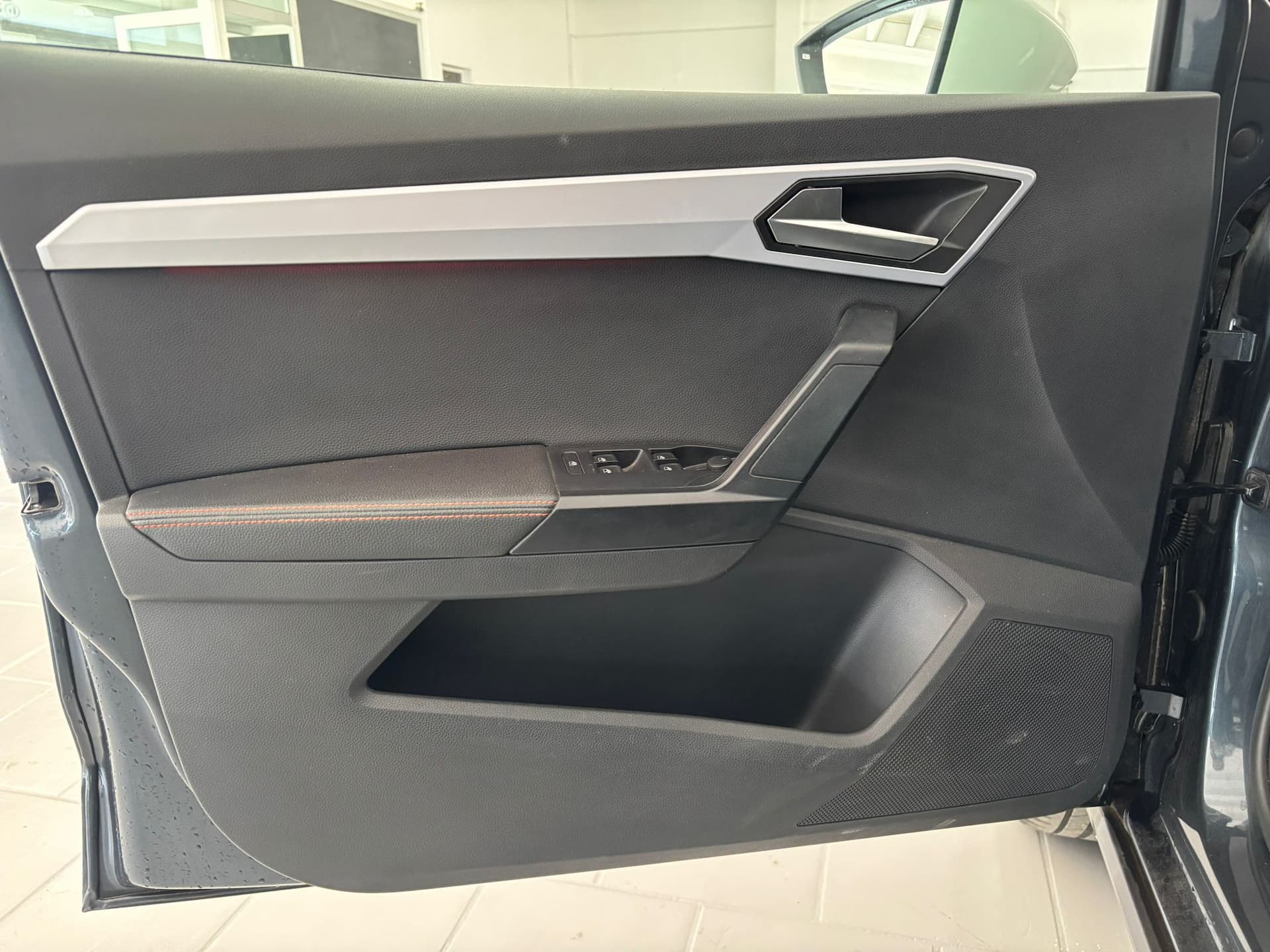 SEAT Arona 2022 1.0 ecotsi FR 110cv - Miniatura 9