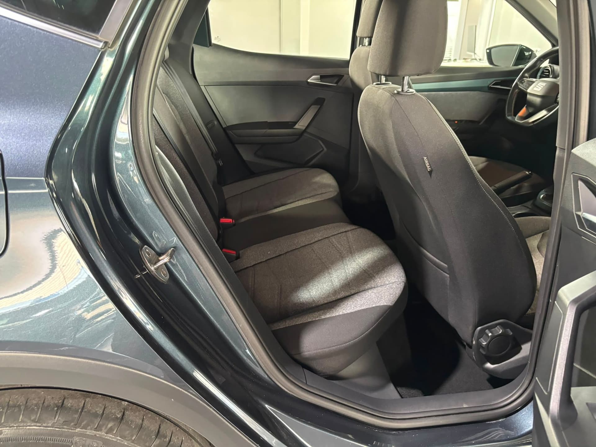 SEAT Arona 2022 1.0 ecotsi Xperience 95cv - Miniatura 18