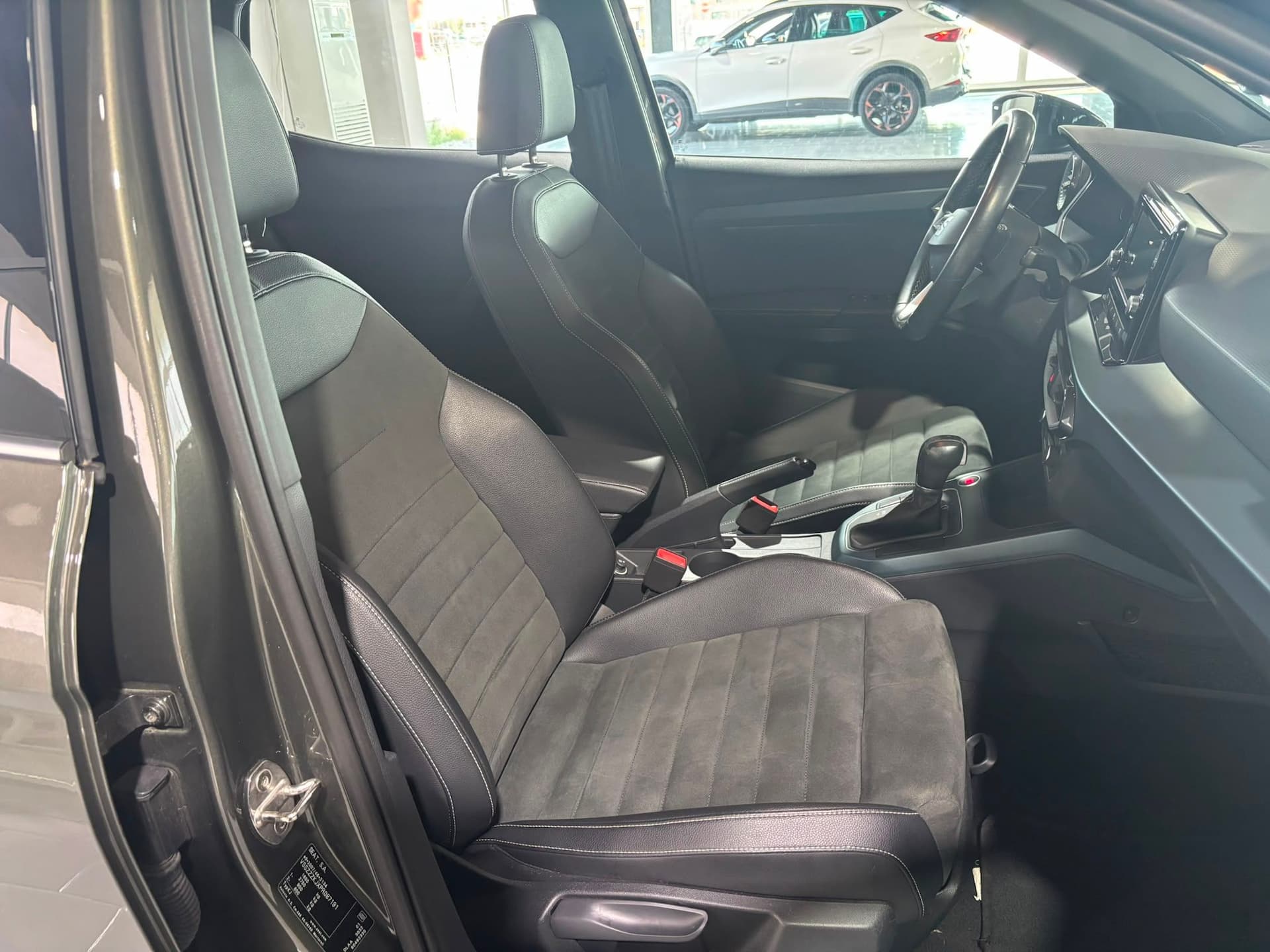 SEAT Arona 2022 1.0 ecotsi Xperience 110cv dsg - Miniatura 16