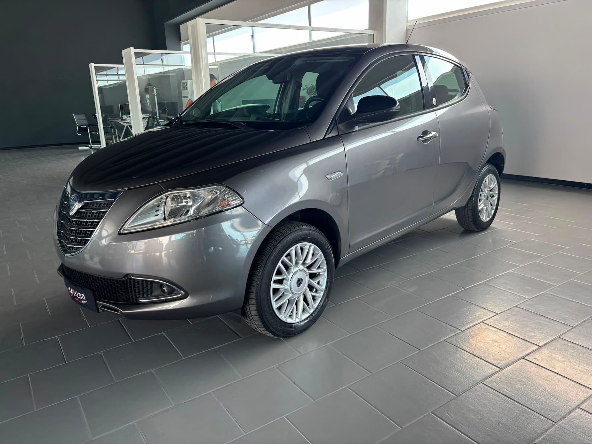 Lancia Ypsilon III 2011 0.9 t.air Gold ecochic metano 80cv  - Miniatura 1