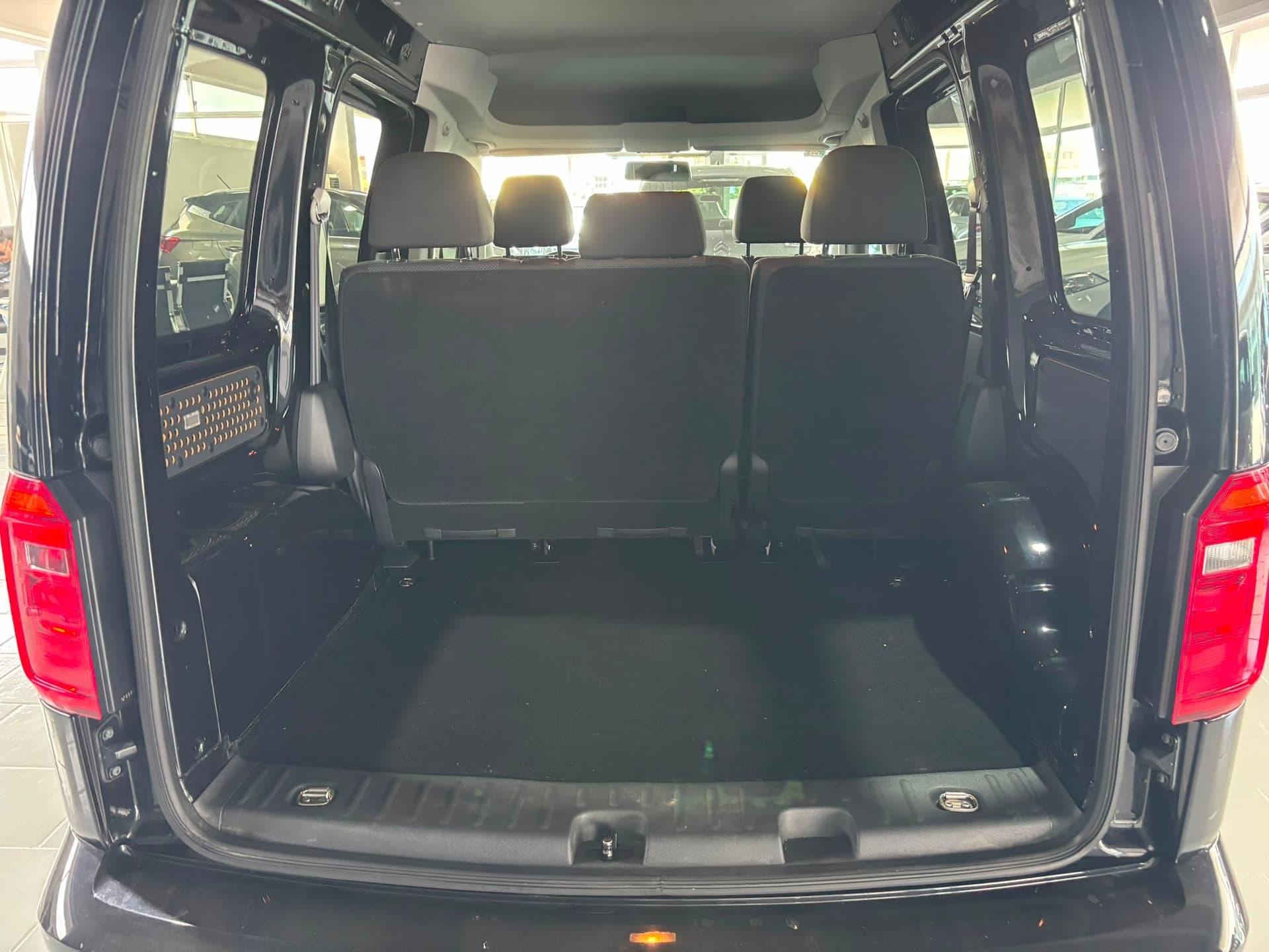 VOLKSWAGWEN CADDY 1.4 CONCEPTLINE TGI  - Miniatura 20