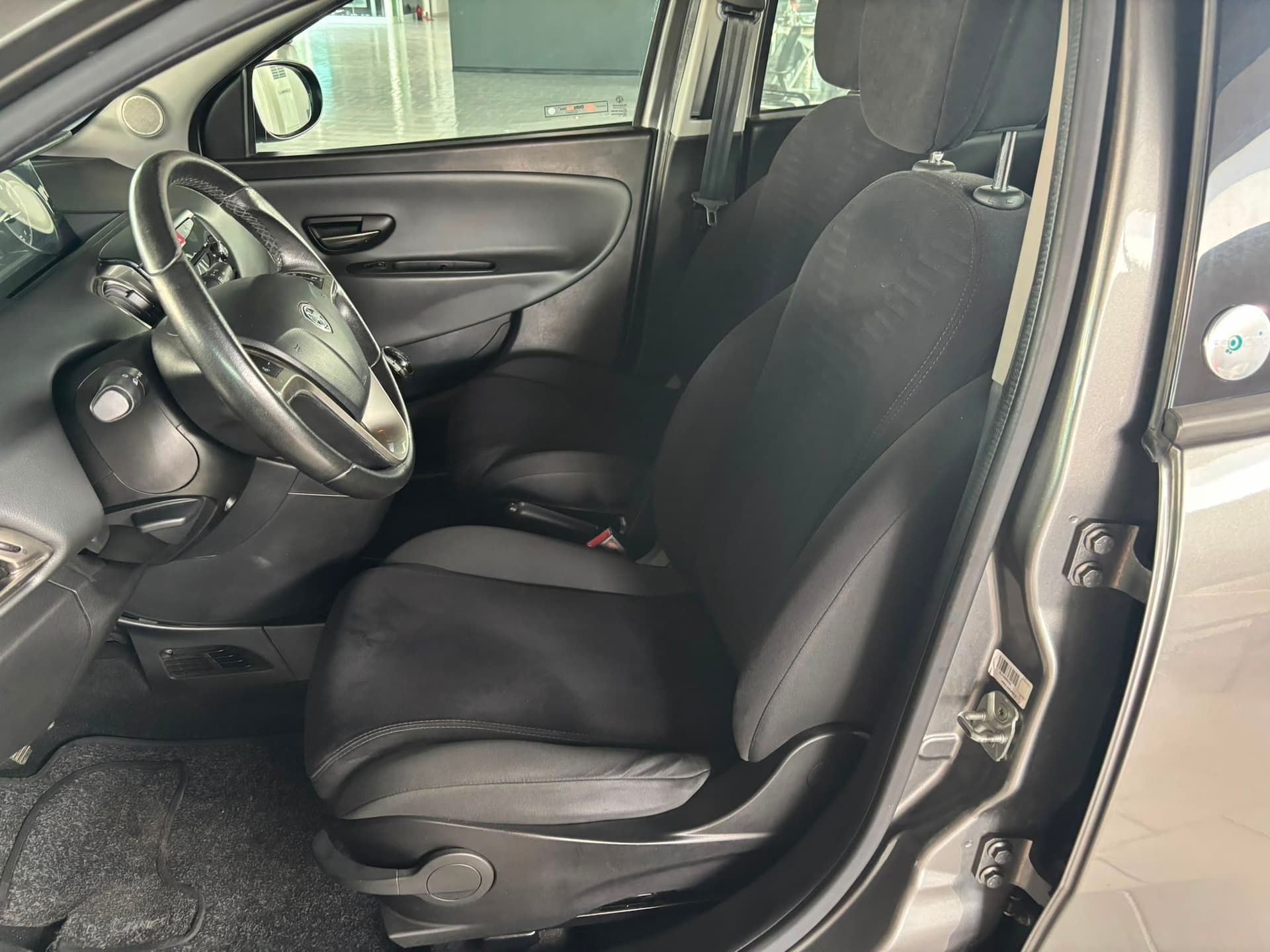 Lancia Ypsilon III 2011 0.9 t.air Gold ecochic metano 80cv  - Miniatura 10