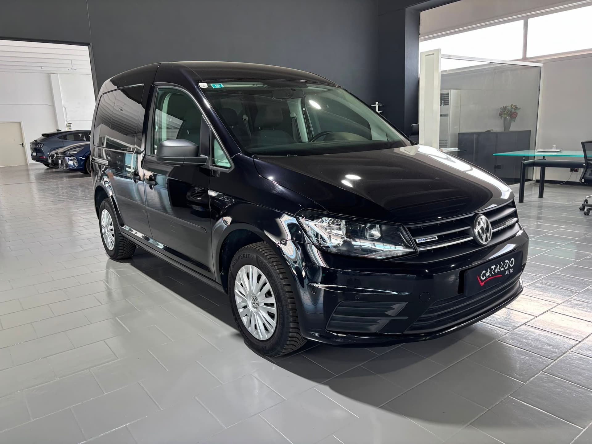 VOLKSWAGWEN CADDY 1.4 CONCEPTLINE TGI  - Miniatura 7
