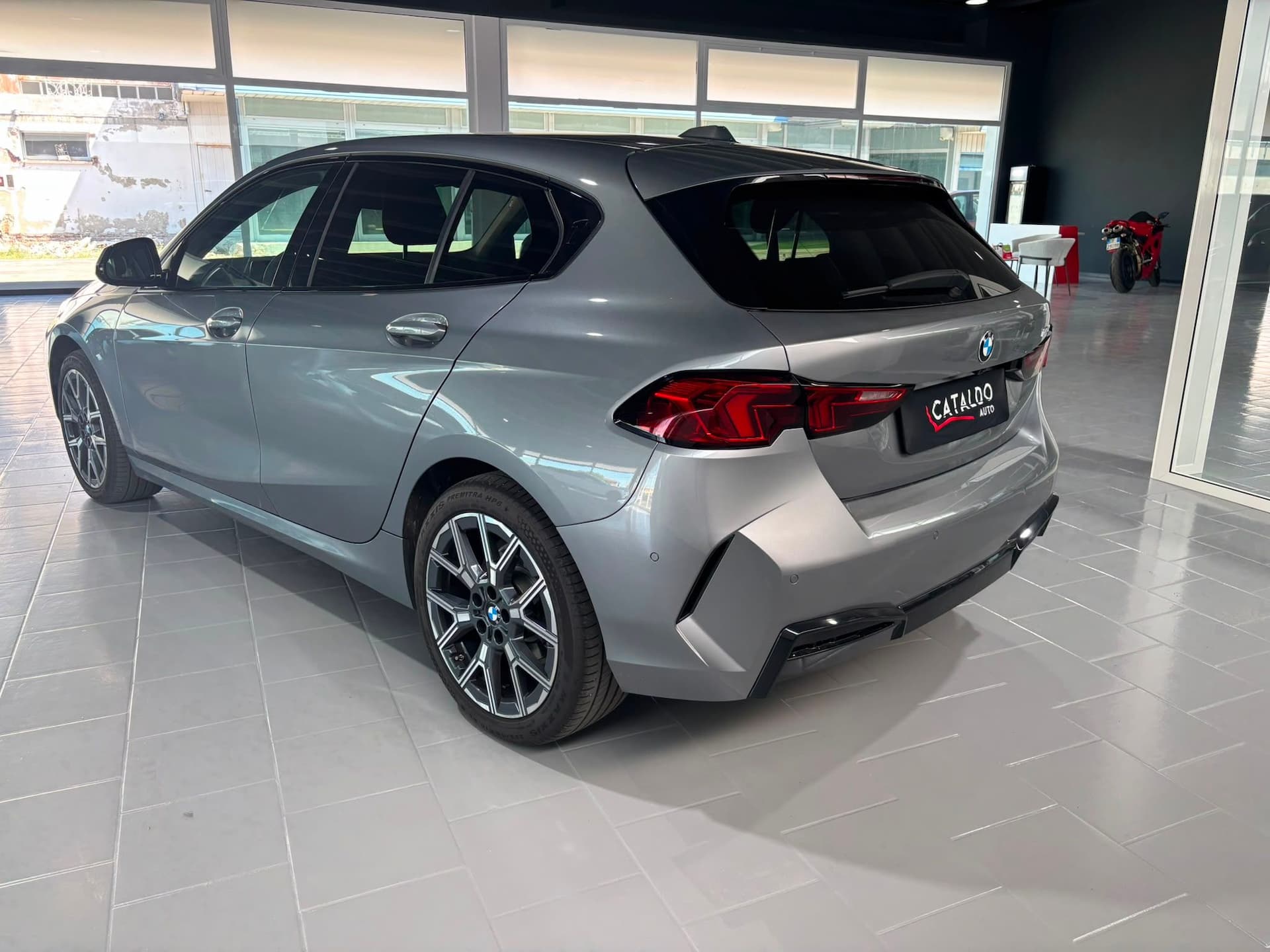 BMW 118 Serie 1 F70 118d MSport Design auto - Miniatura 3