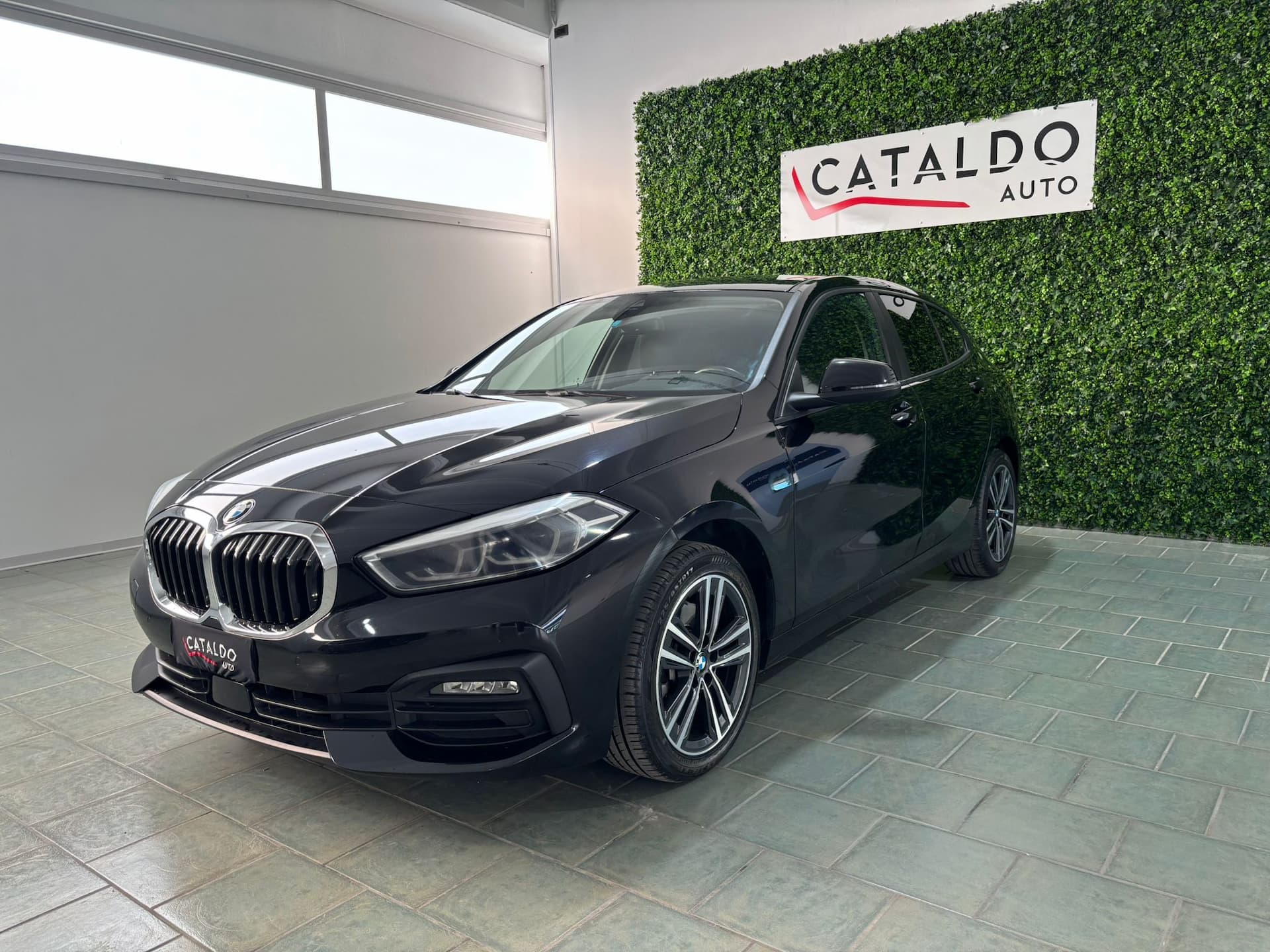 BMW 116 Serie 1 F40 116d Business Advantage auto - Miniatura 1