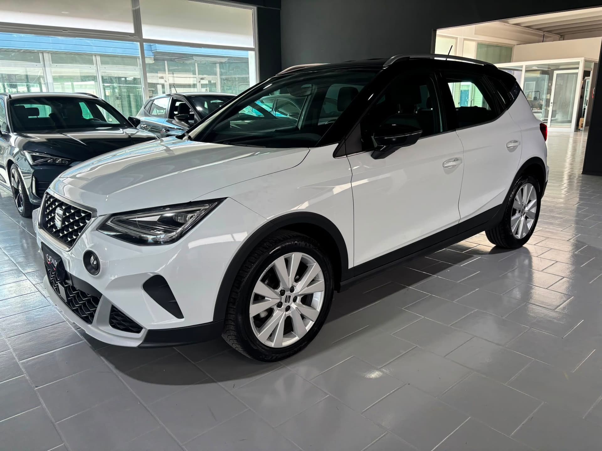 SEAT Arona 2022 1.0 ecotsi Xperience 95cv - Miniatura 1