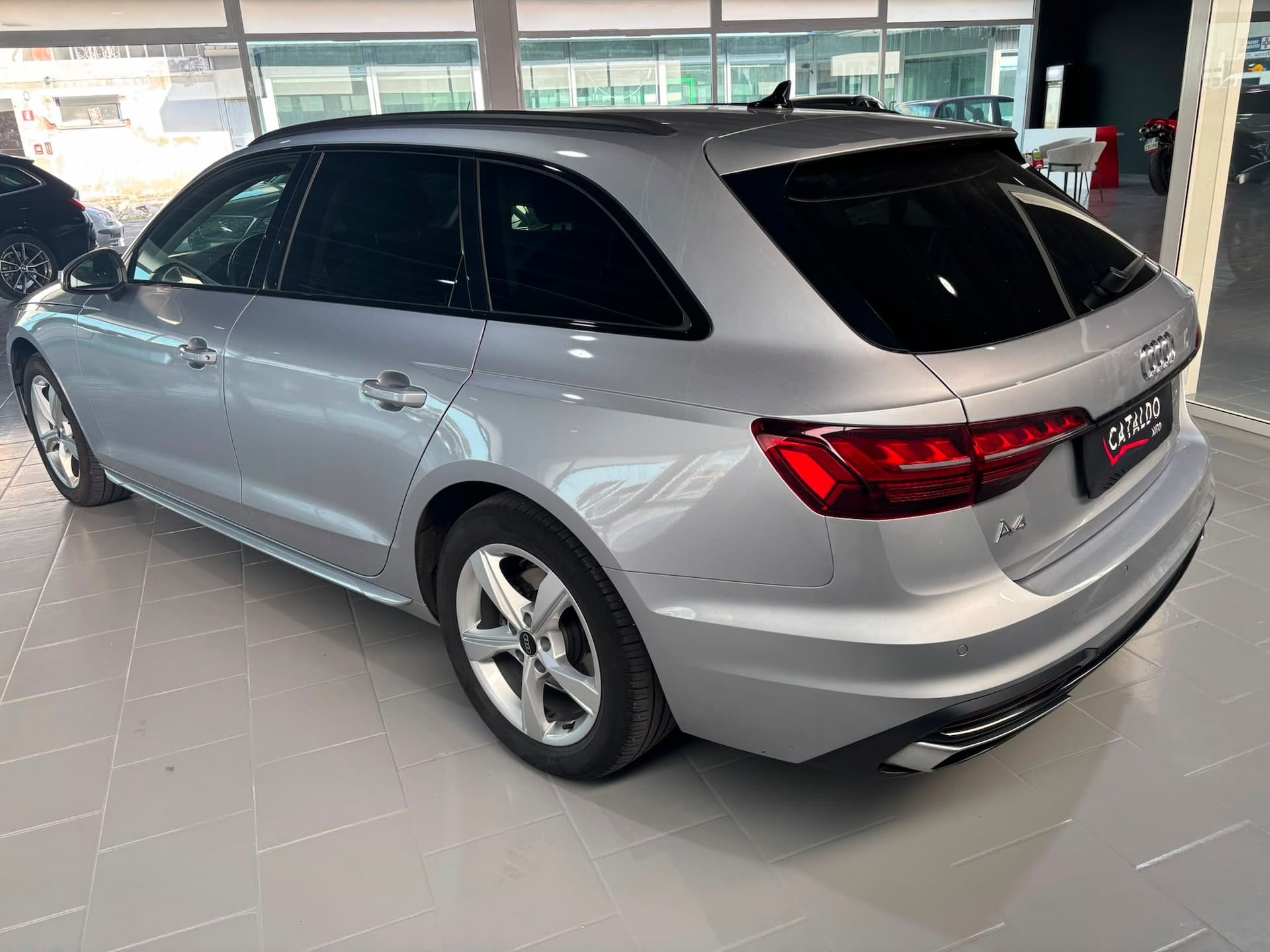 Audi A4 V 2019 Avant 35 2.0 tdi mhev Business Advanced 163cv s-tronic - Miniatura 3