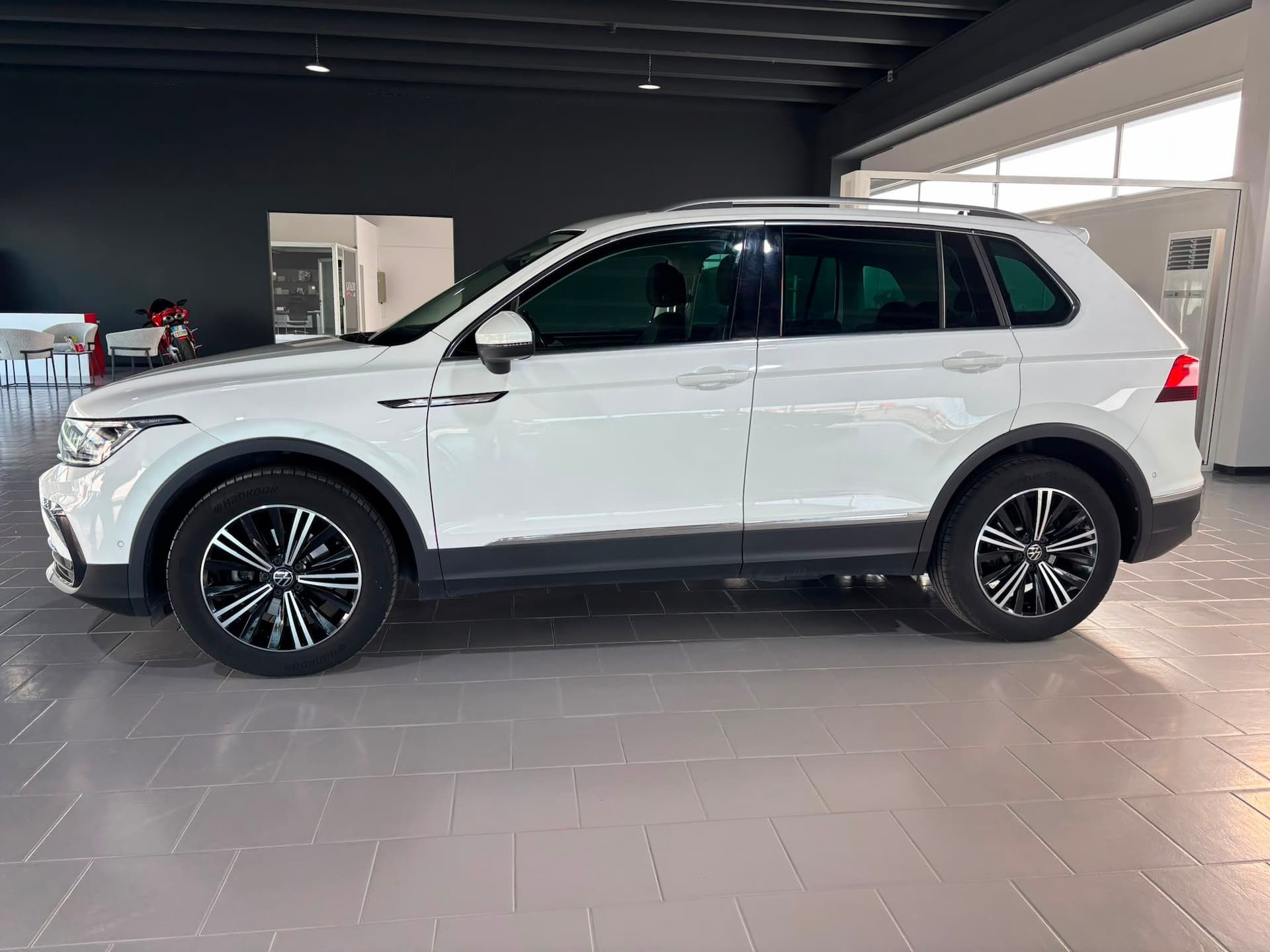 Volkswagen Tiguan II 2021 2.0 tdi Elegance 150cv dsg - Miniatura 2