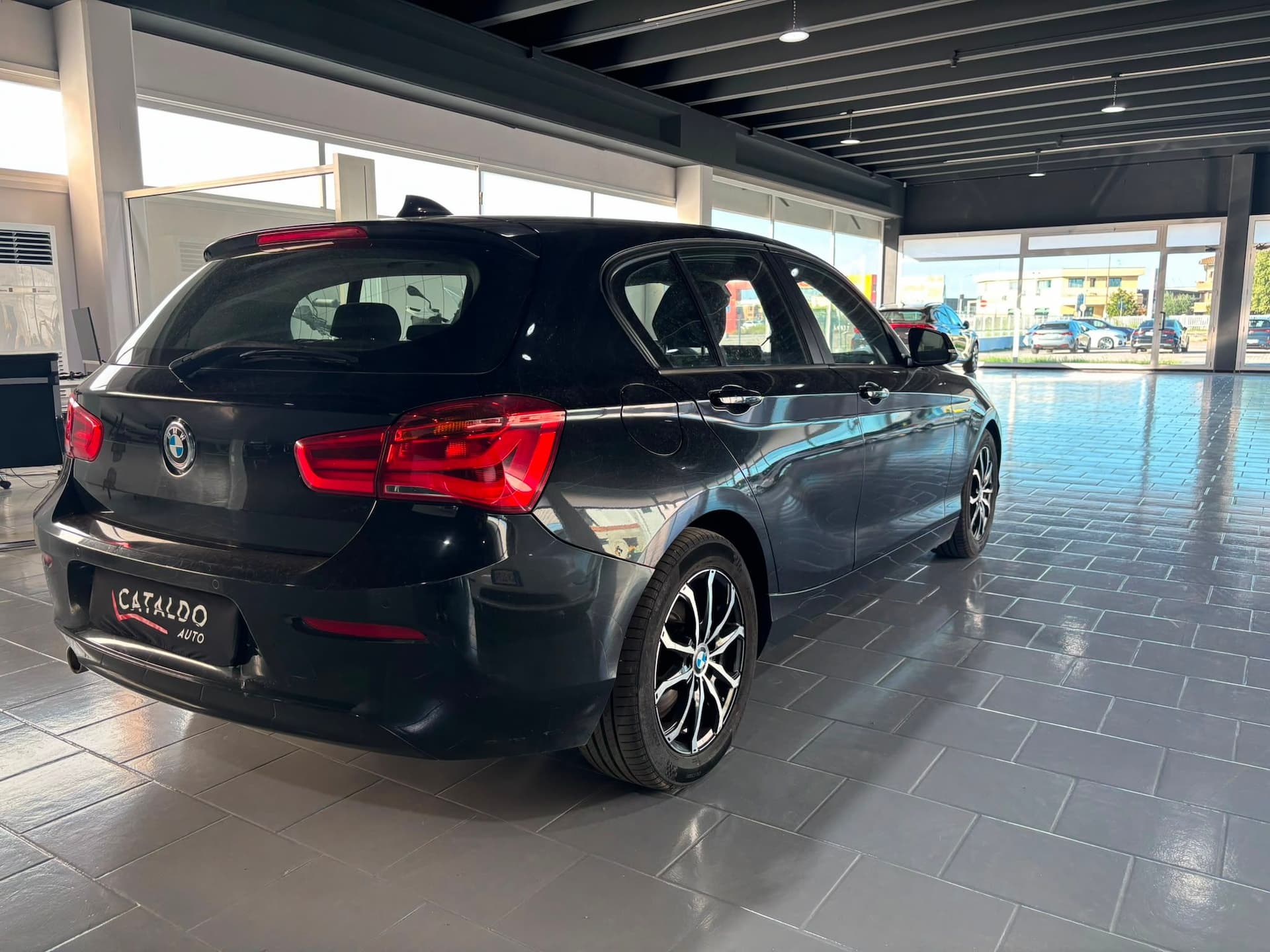 BMW 116 Serie 1 F/20-21 2015 116d eff.dynamics Urban 5p - Miniatura 5