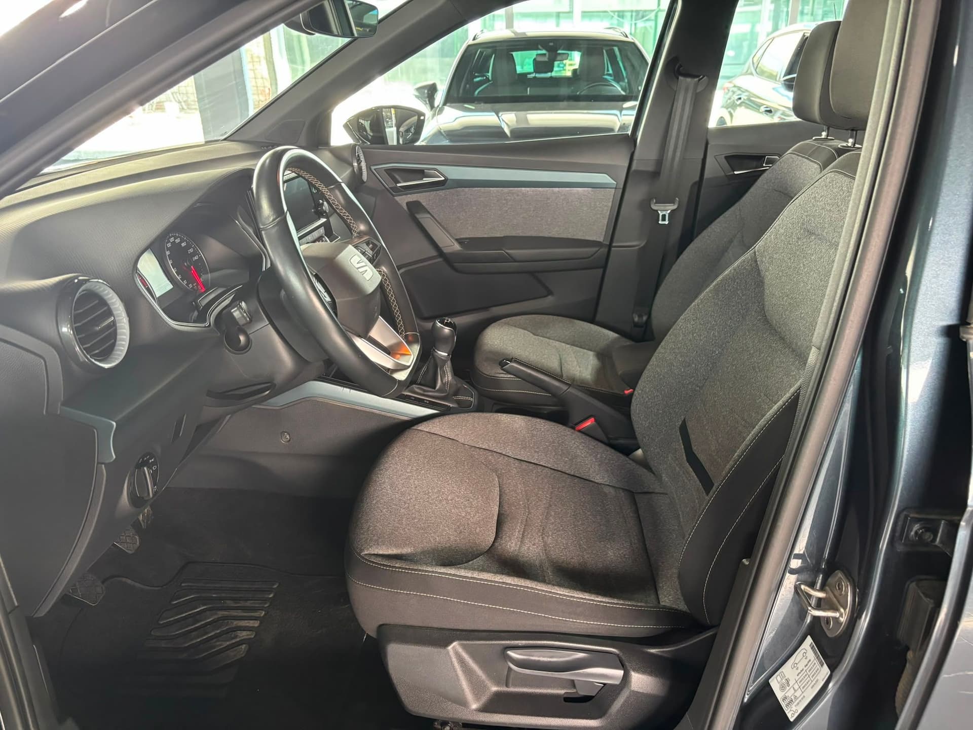 SEAT Arona 2022 1.0 ecotsi Xperience 95cv - Miniatura 10