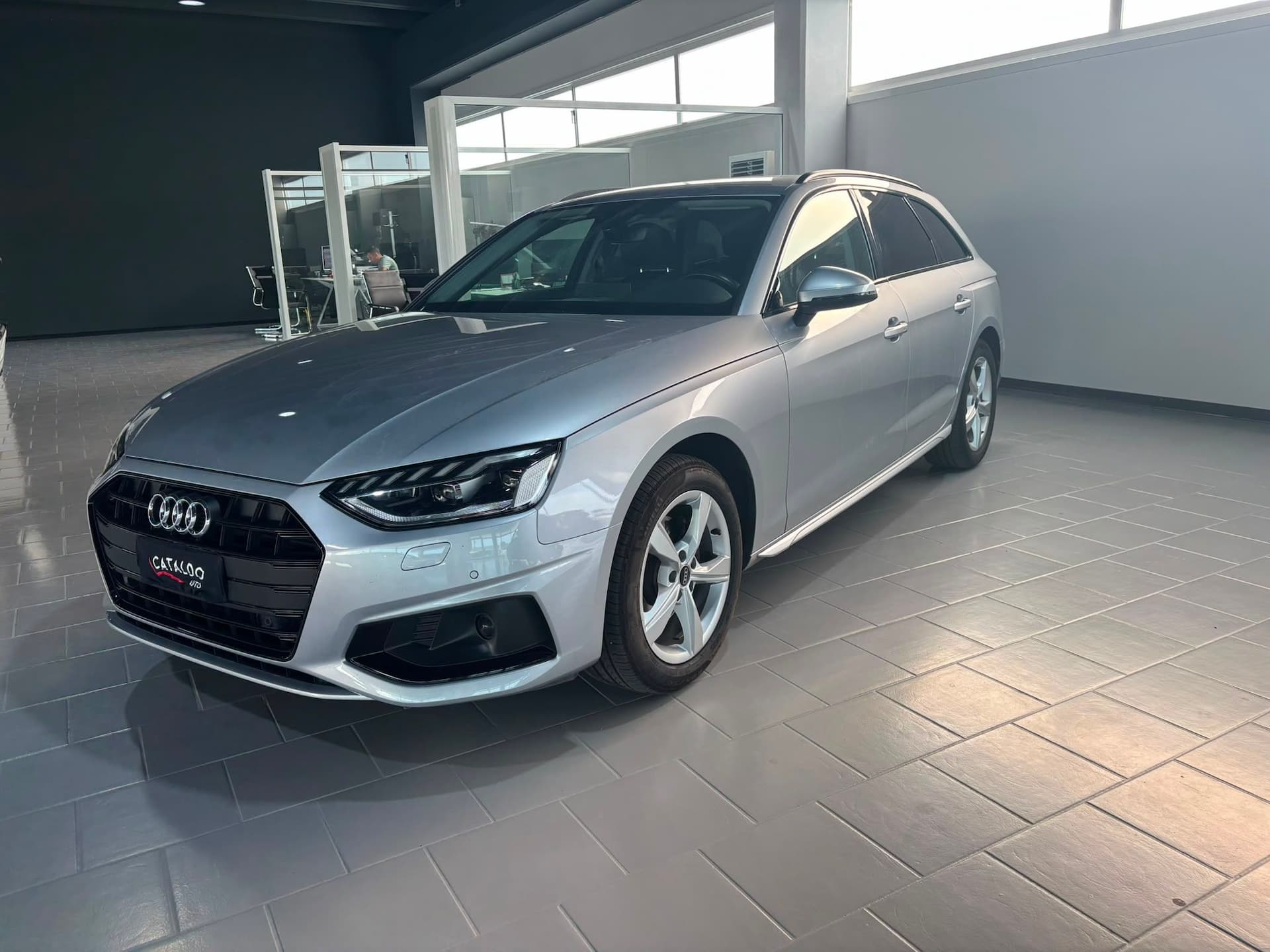 Audi A4 V 2019 Avant 35 2.0 tdi mhev Business Advanced 163cv s-tronic - Miniatura 1