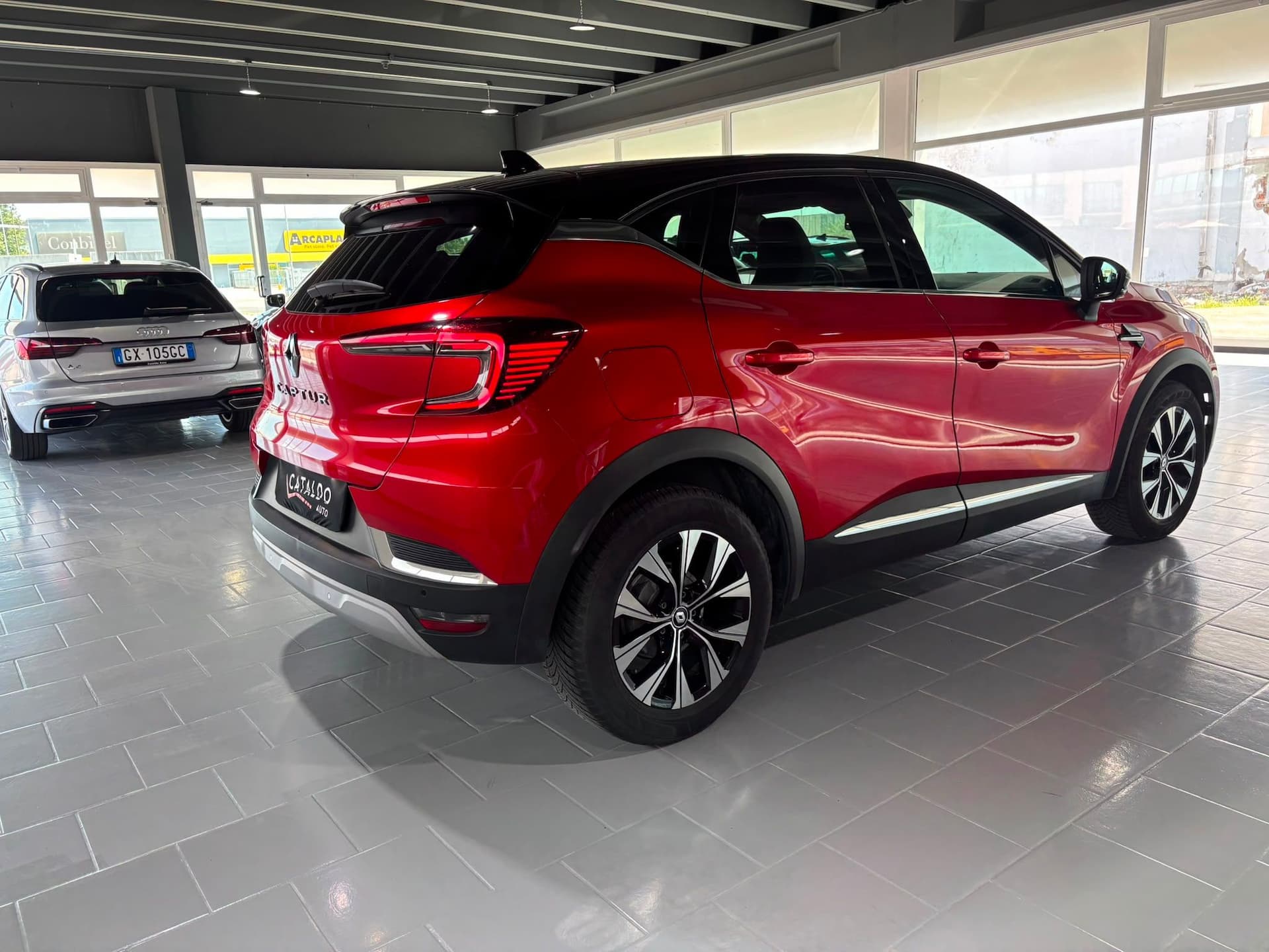 Renault Captur II 2019 1.0 tce Techno 90cv - Miniatura 5