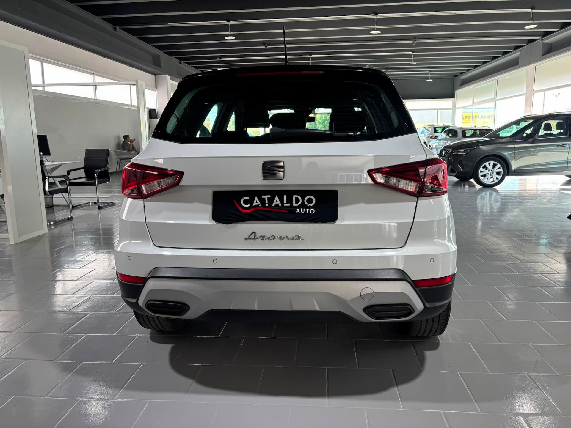 SEAT Arona 2022 1.0 ecotsi Xperience 95cv - Miniatura 4