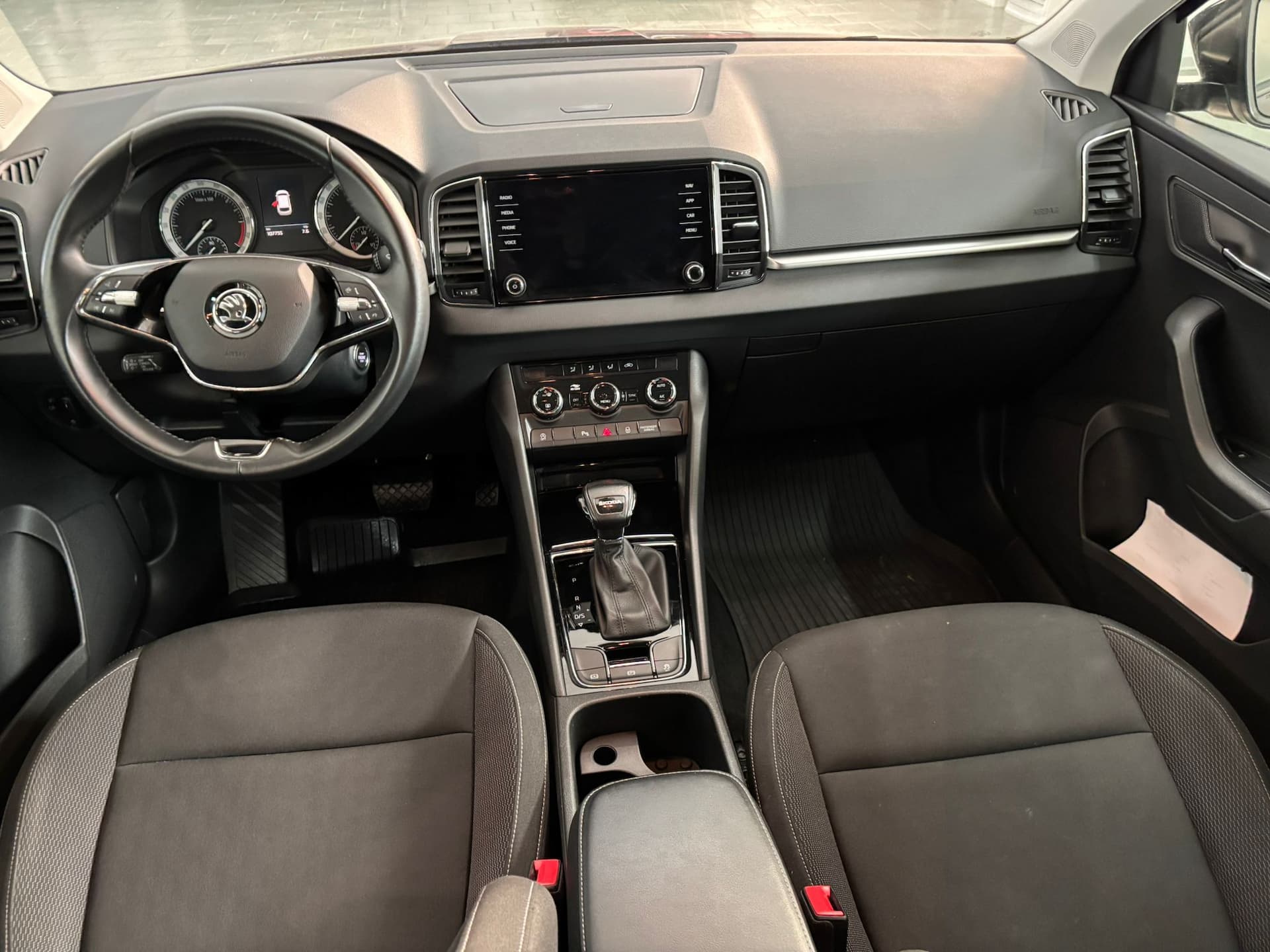 Skoda Karoq 2.0 tdi evo Executive 115cv dsg - Miniatura 12