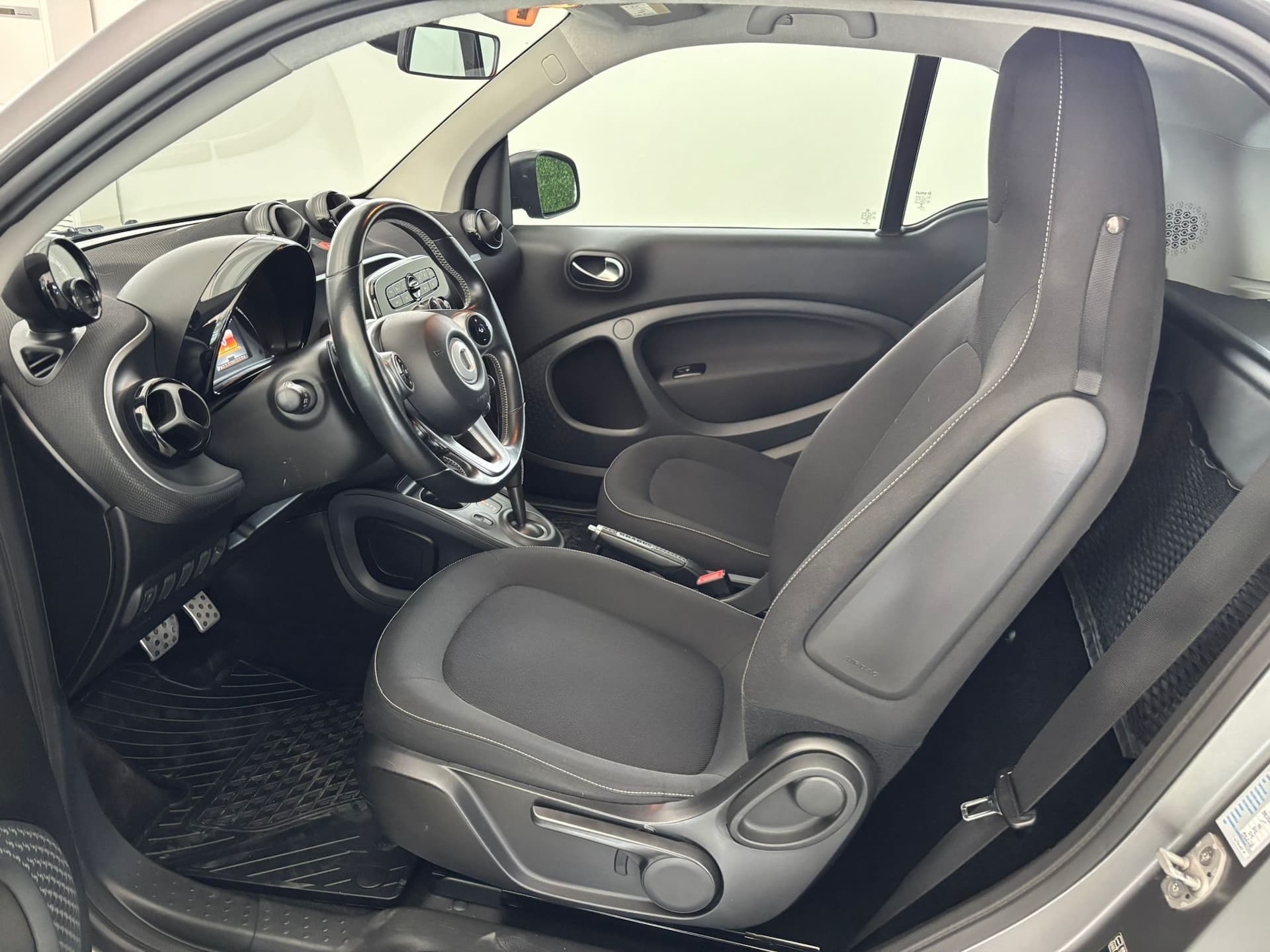 smart Fortwo III 2015 0.9 t Passion 90cv twinamic - Miniatura 11
