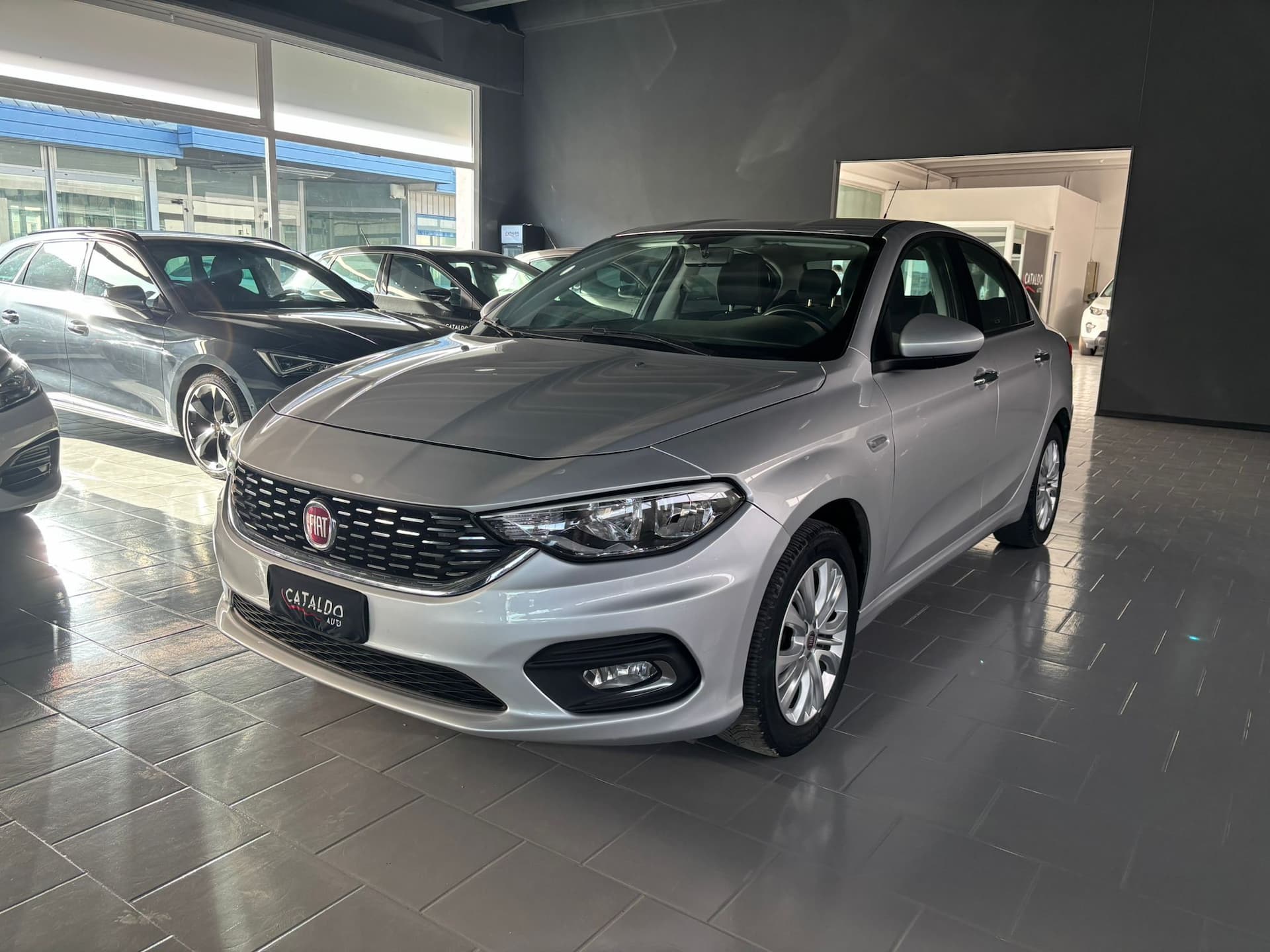Fiat Tipo 4 porte II 2016 1.4 Opening Edition 95cv - Miniatura 1