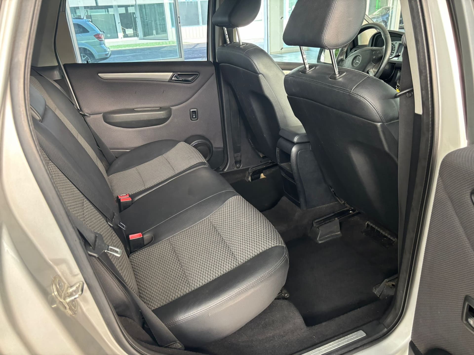 Mercedes-Benz B 200 Classe B - T245 cdi Sport FL - Miniatura 18