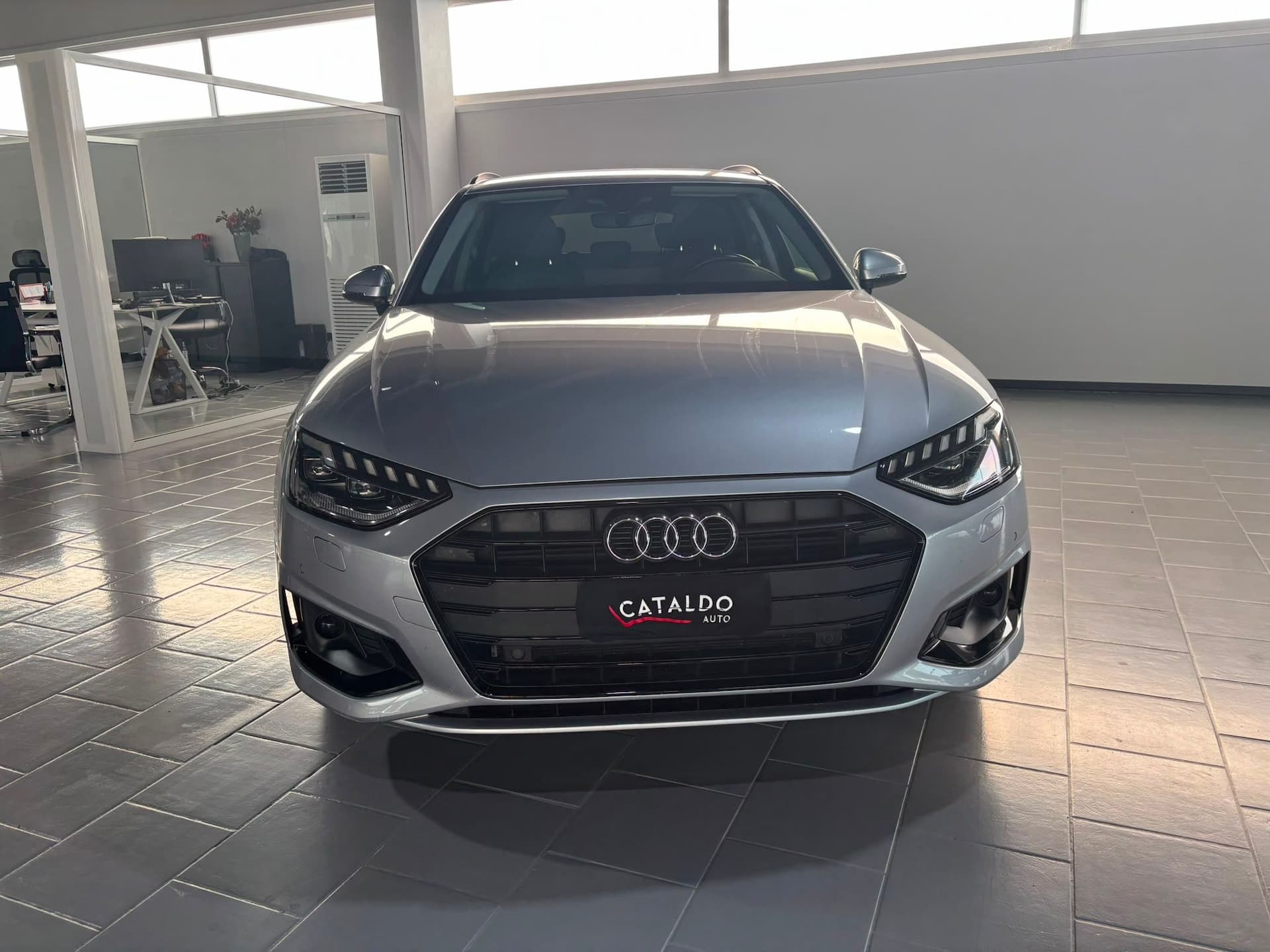 Audi A4 V 2019 Avant 35 2.0 tdi mhev Business Advanced 163cv s-tronic - Miniatura 8