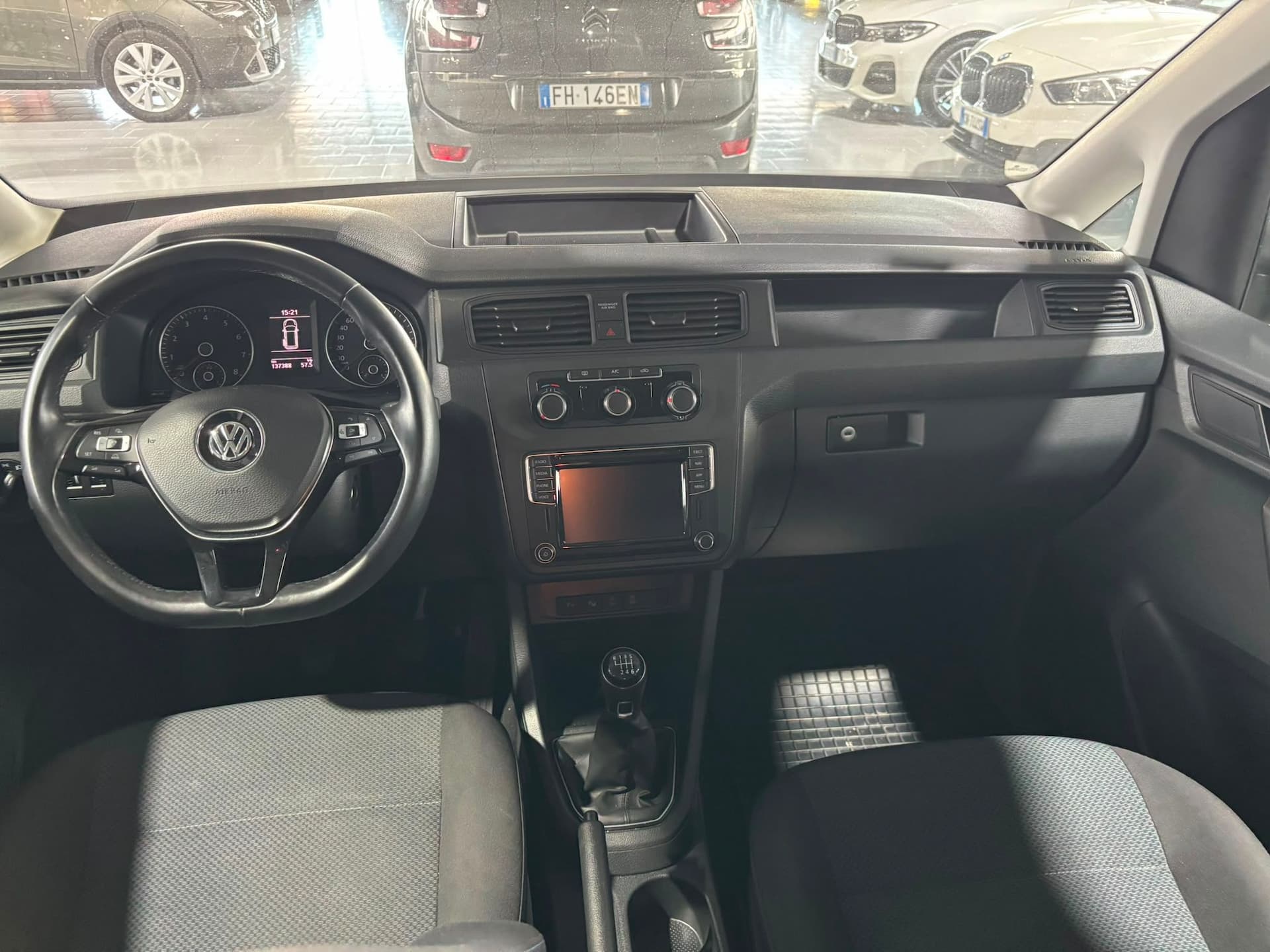 VOLKSWAGWEN CADDY 1.4 CONCEPTLINE TGI  - Miniatura 11